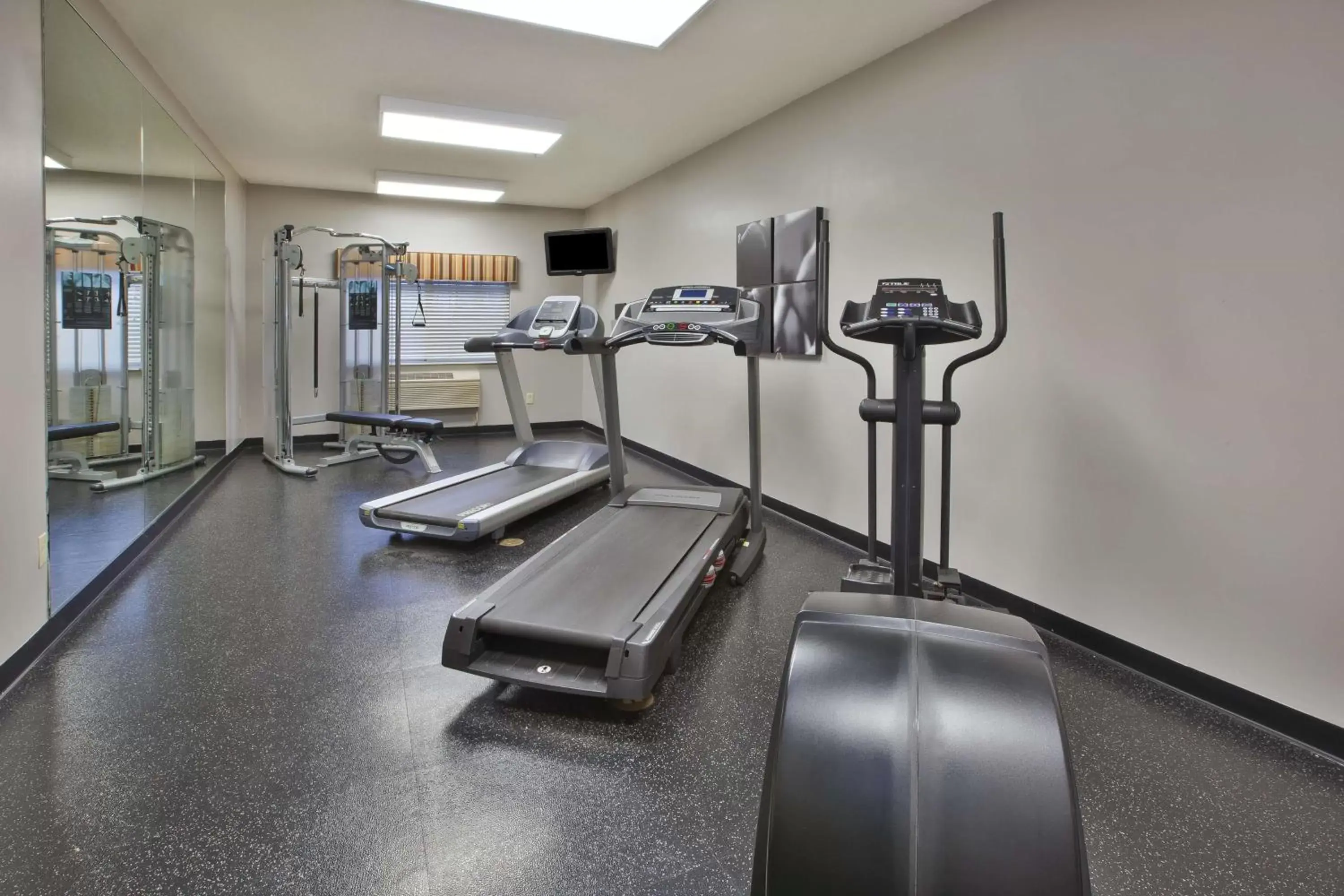 Activities, Fitness Center/Facilities in Country Inn & Suites by Radisson, Big Rapids, MI