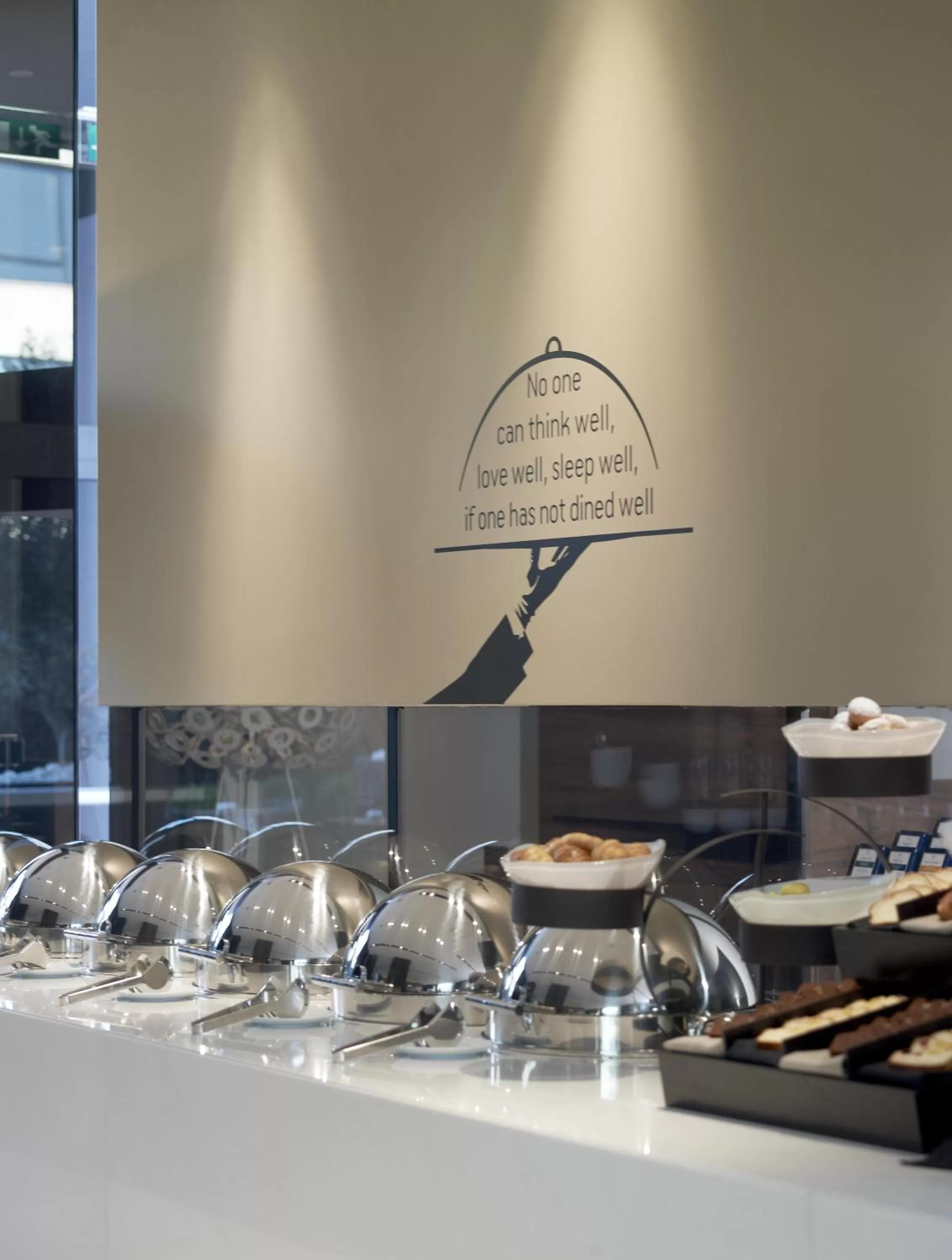 Restaurant/places to eat in The Met Hotel Thessaloniki, a Member of Design Hotels