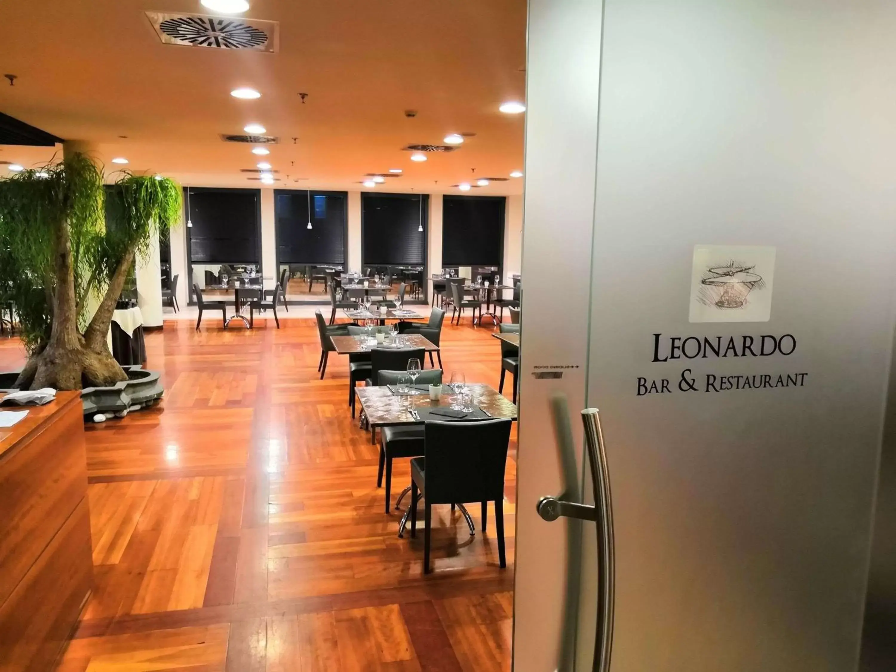 Restaurant/Places to Eat in Mercure Leonardo da Vinci Rome Airport