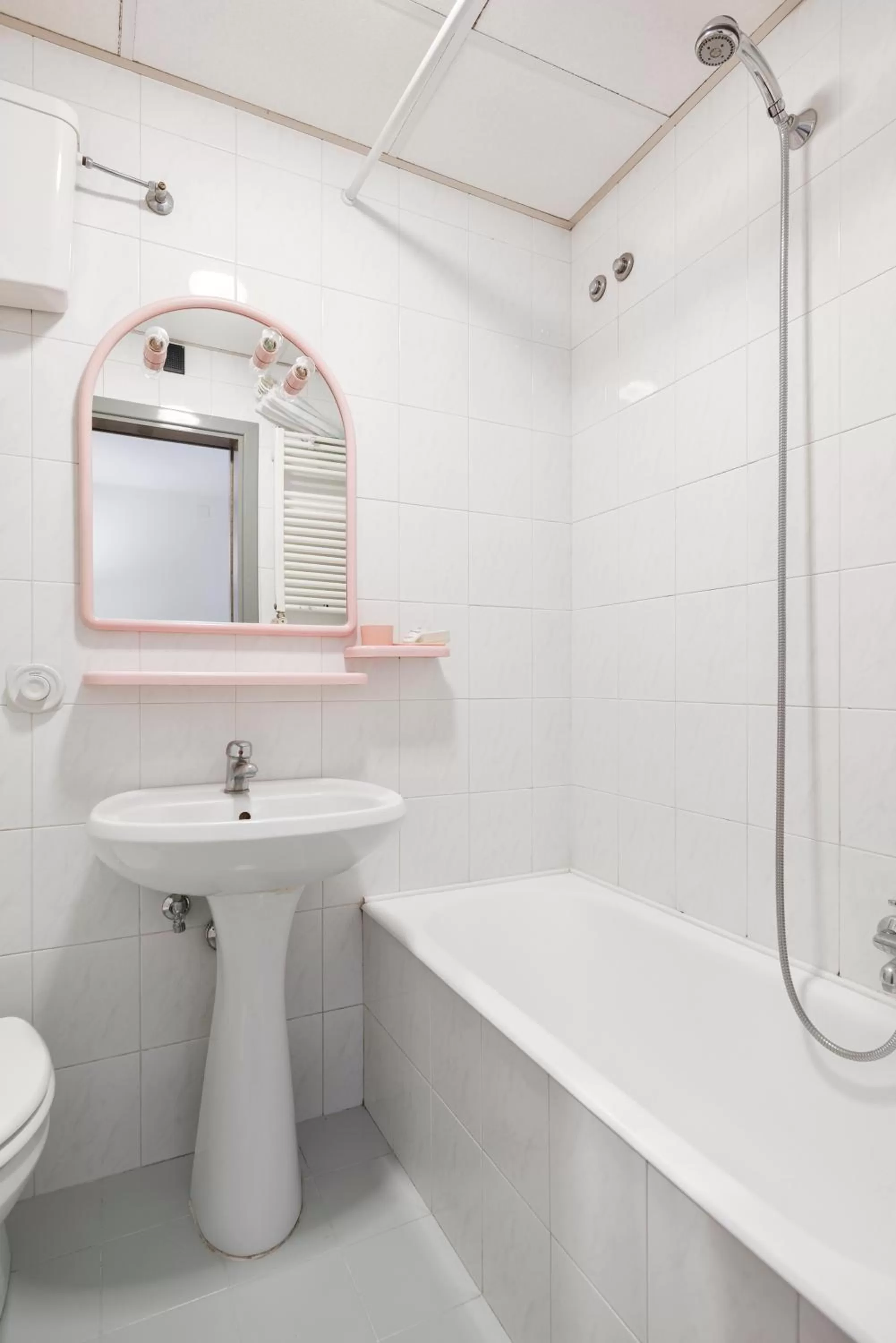 Bathroom in Hotel Garibaldi