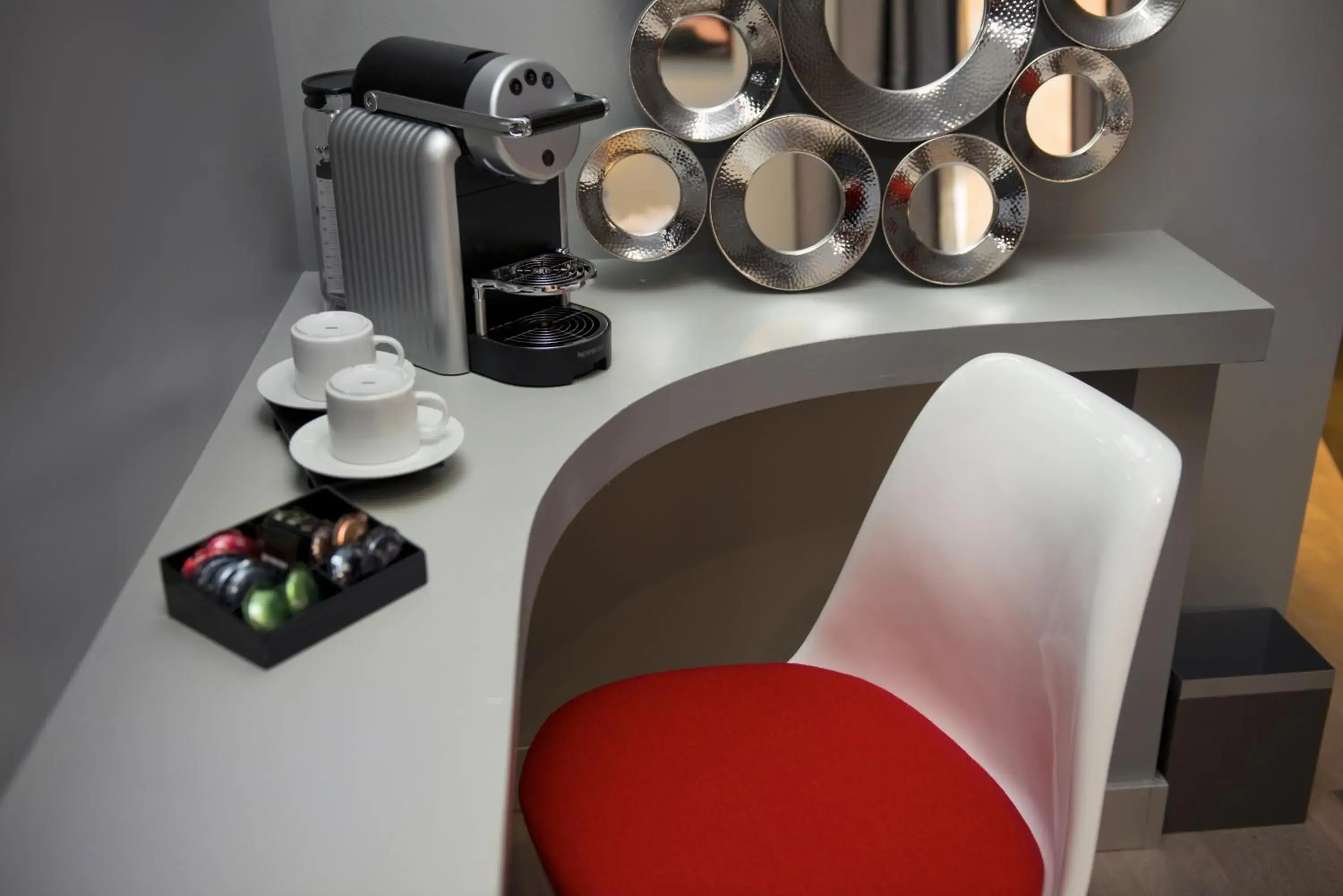 Coffee/tea facilities in Torre Argentina Relais - Residenze di Charme