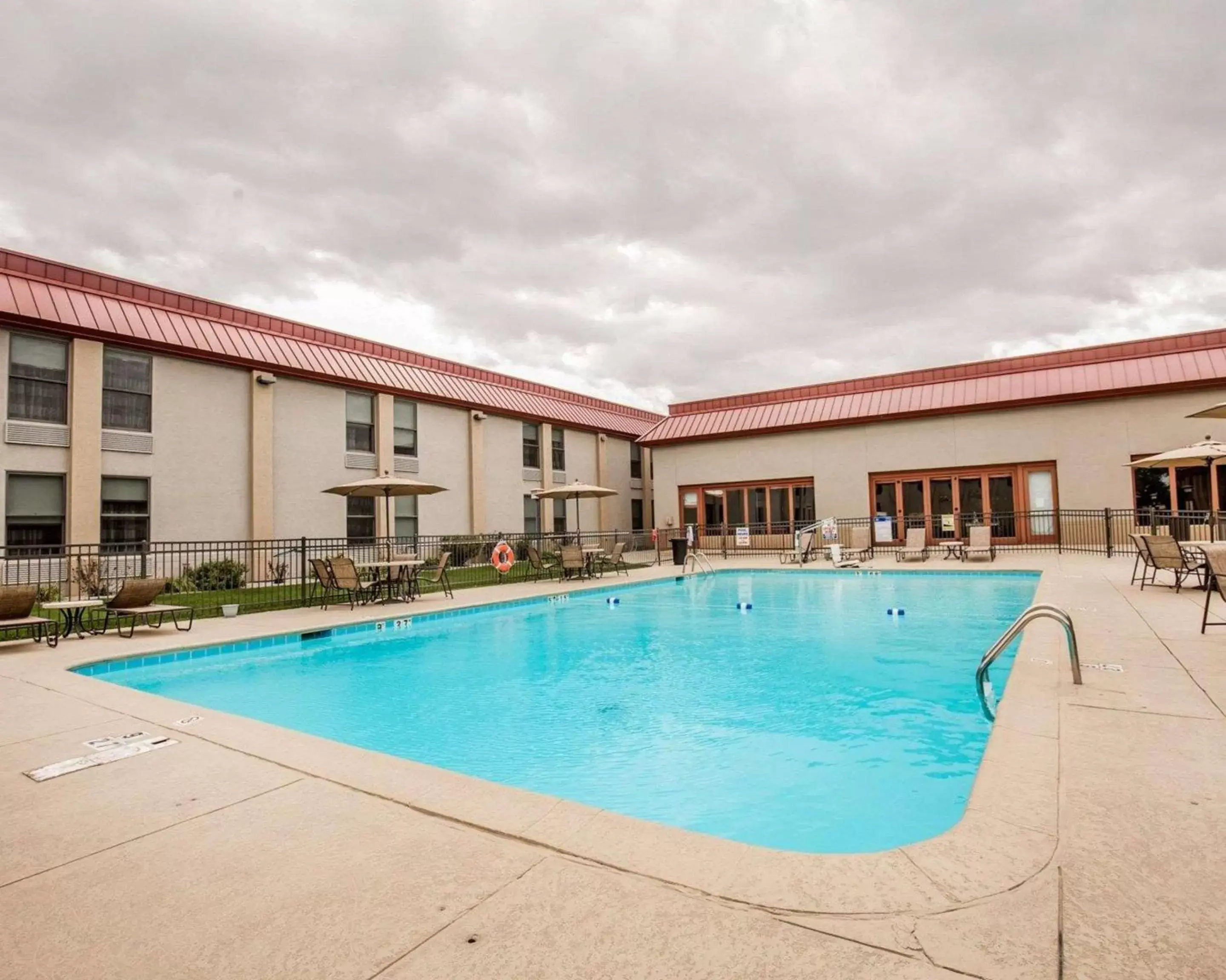 Swimming Pool in Comfort Inn at Buffalo Bill Village Resort