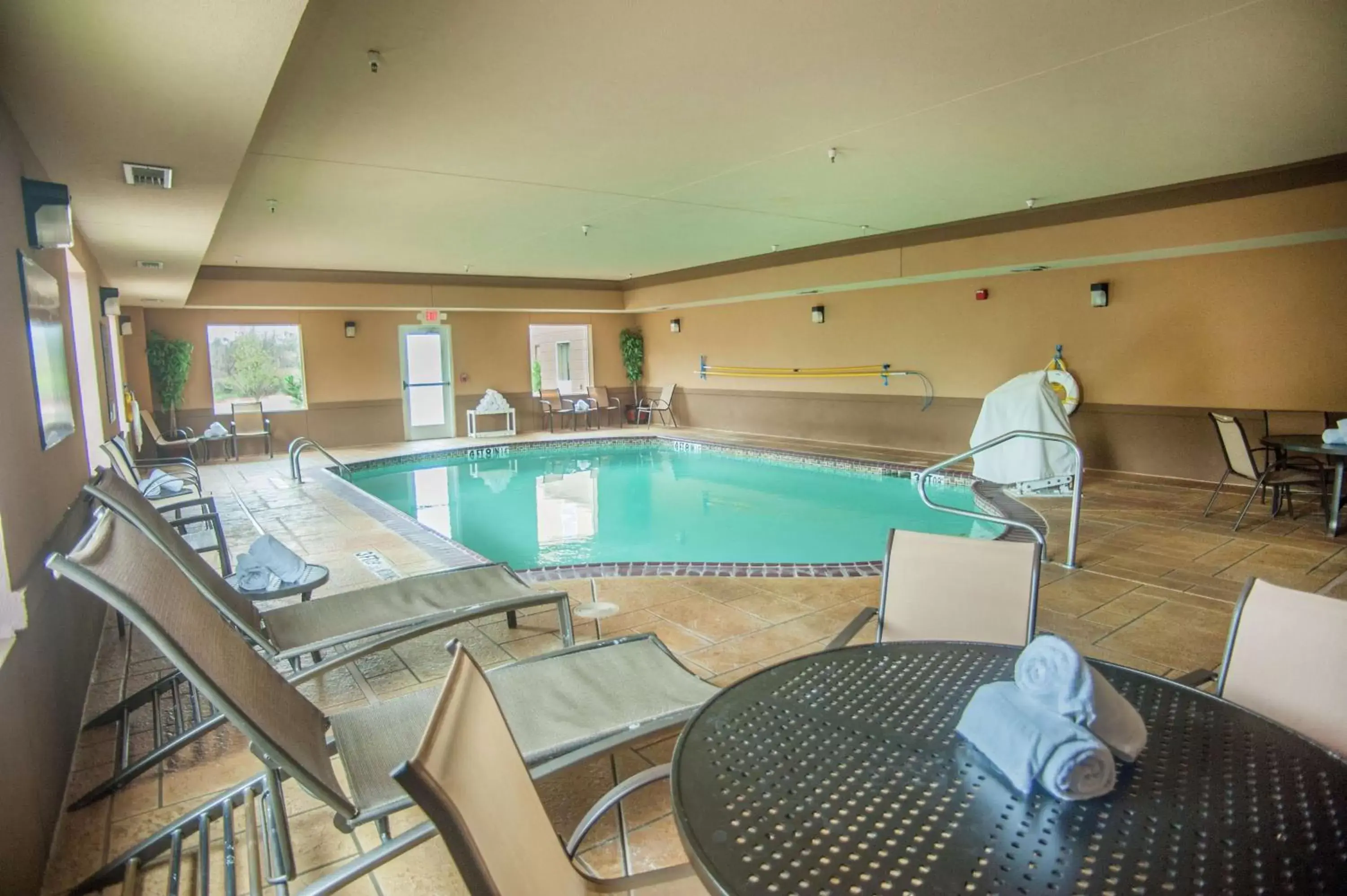 Pool view, Swimming Pool in Hampton Inn & Suites Palestine