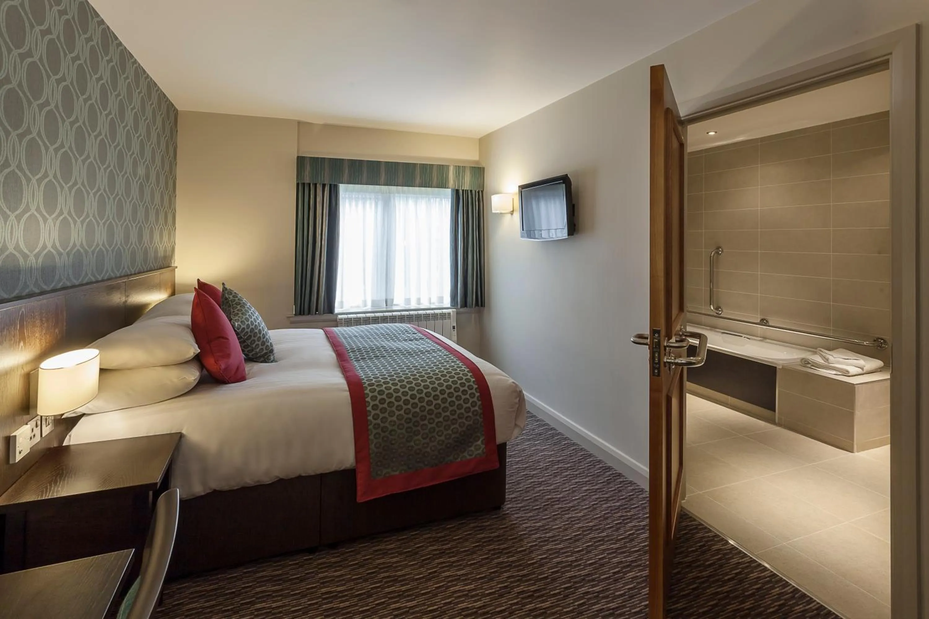 Bedroom, Bed in Best Western Plus Pinewood Manchester Airport-Wilmslow Hotel