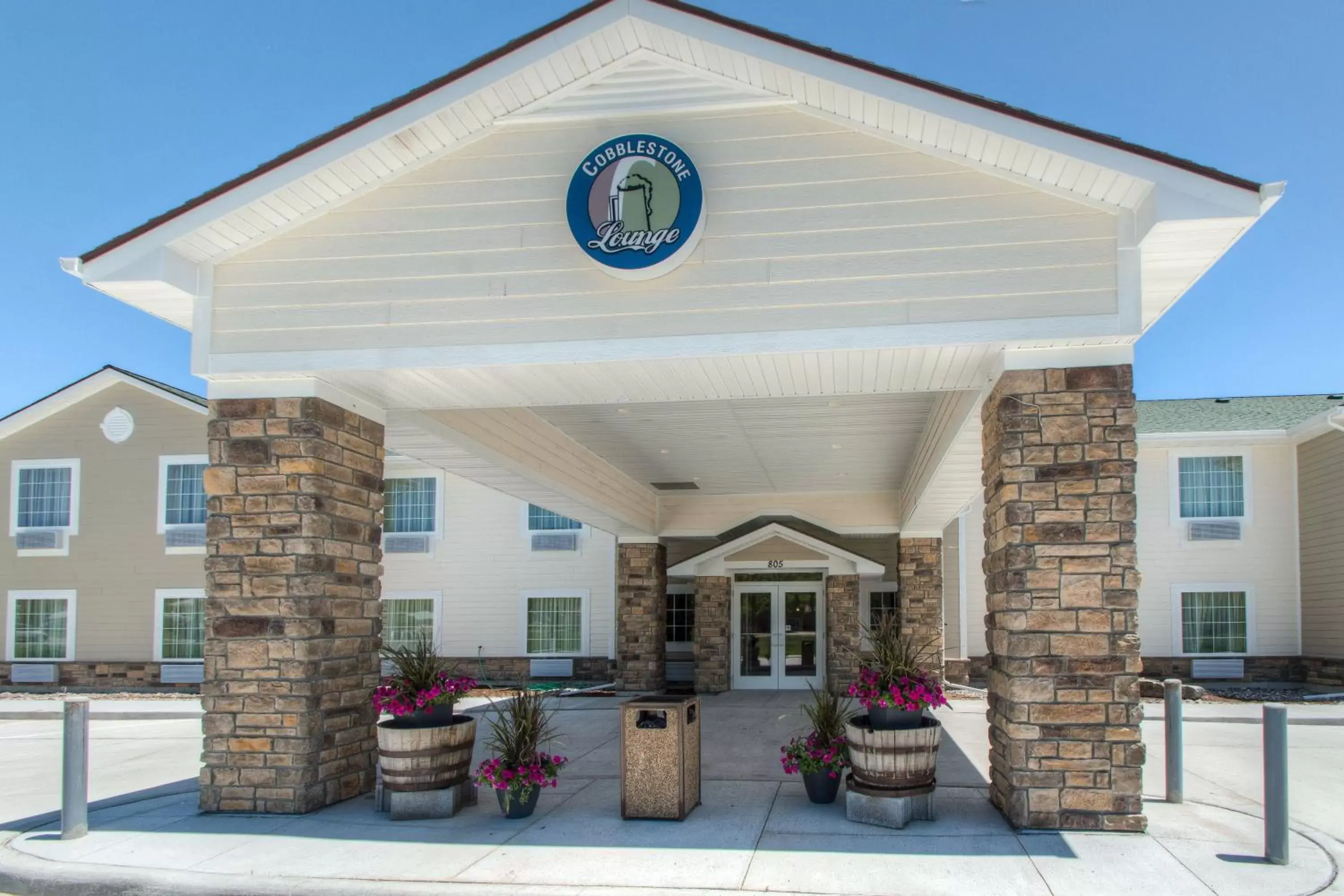 Facade/entrance, Property Building in Cobblestone Inn & Suites - Holyoke