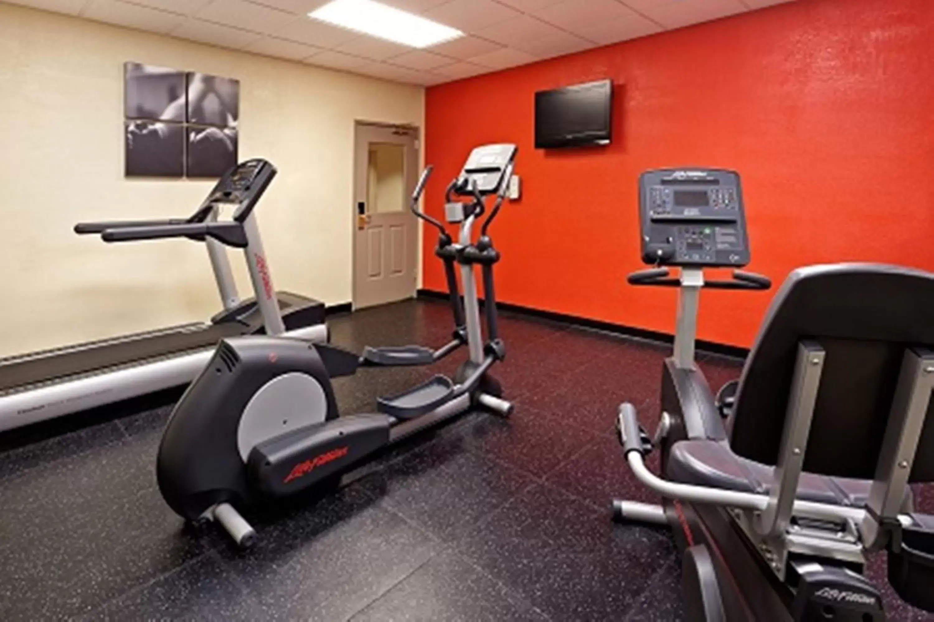 Fitness centre/facilities, Fitness Center/Facilities in Country Inn & Suites by Radisson, Frackville (Pottsville), PA