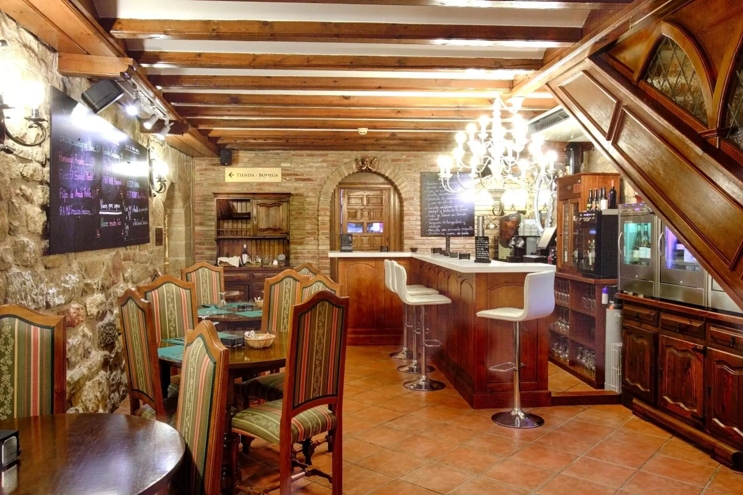 Lounge or bar, Restaurant/Places to Eat in Hotel Merindad de Olite