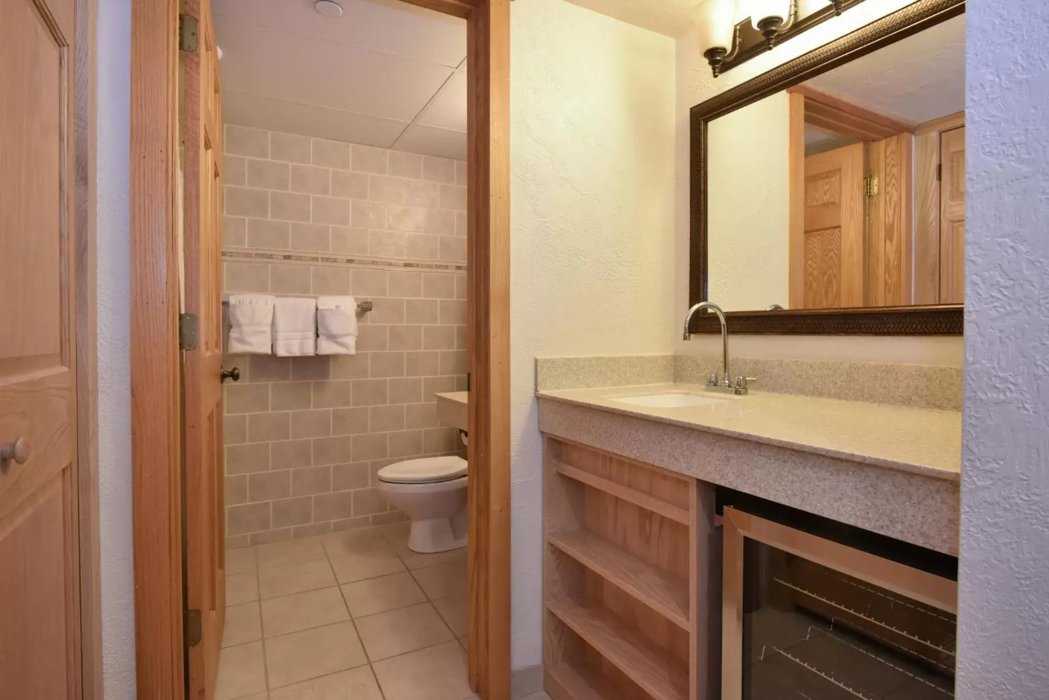 Bedroom, Bathroom in Slopeside Hotel by Seven Springs Resort