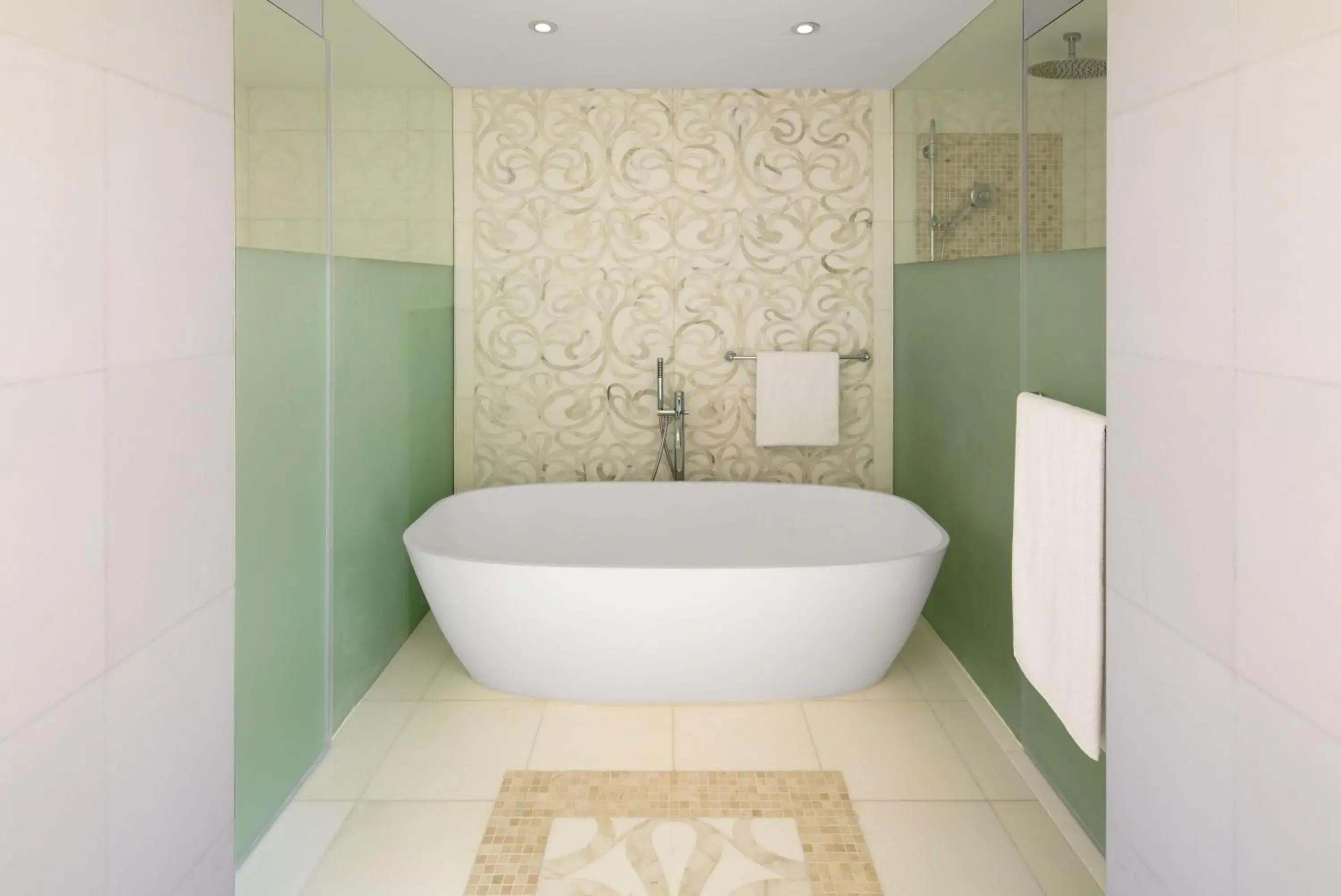 Hot Tub, Bathroom in Radisson Blu Hotel, Dubai Deira Creek