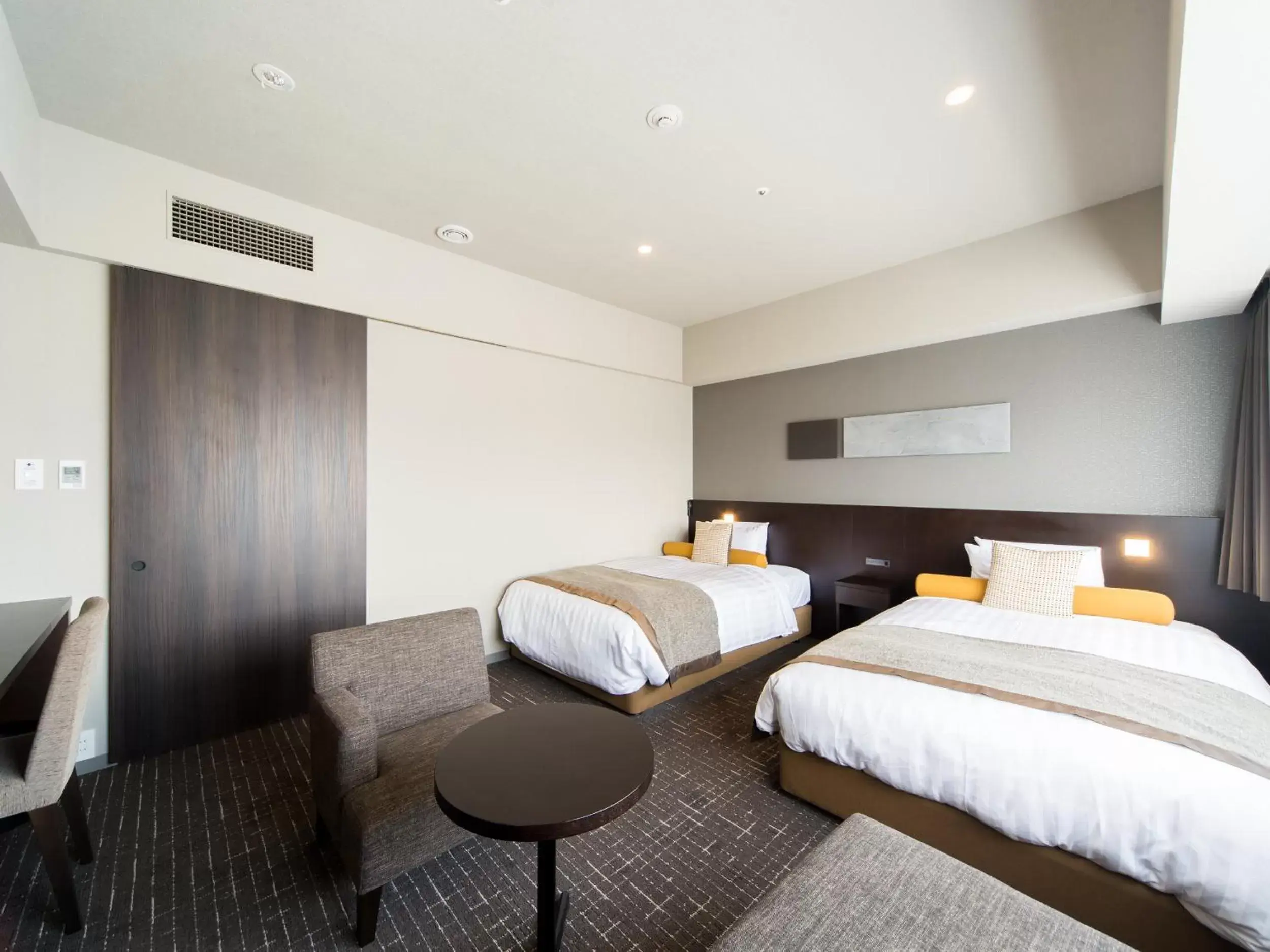 Photo of the whole room, Room Photo in Hiroshima Washington Hotel