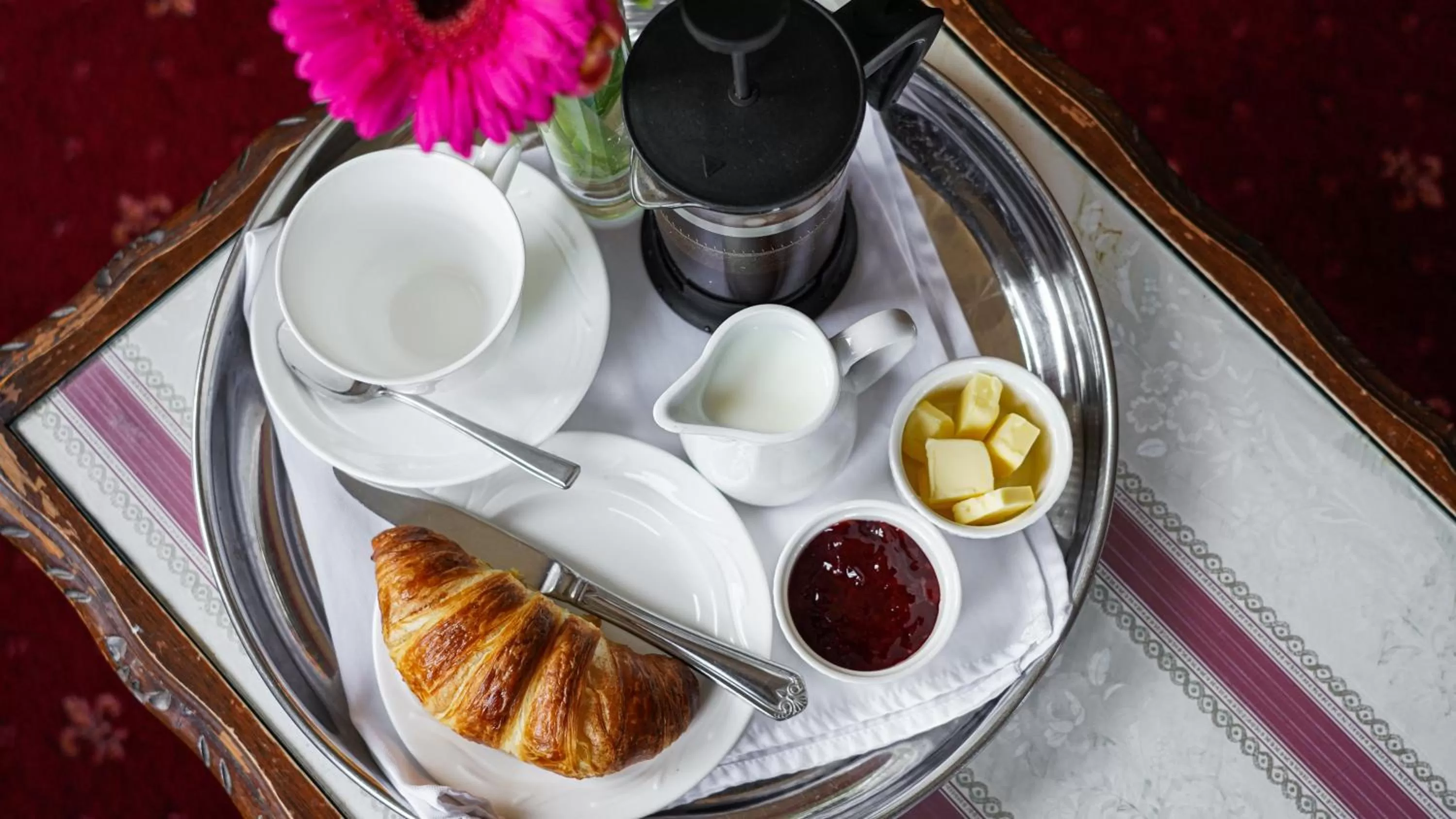 Restaurant/places to eat in Bourne Hall Country Hotel