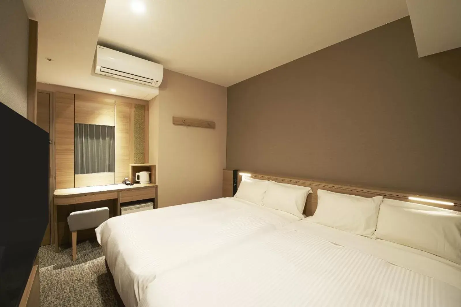 Photo of the whole room, Bed in Sotetsu Fresa Inn Tokyo Kanda Photo of the whole room, Bed in Sotetsu Fresa Inn Tokyo Kanda