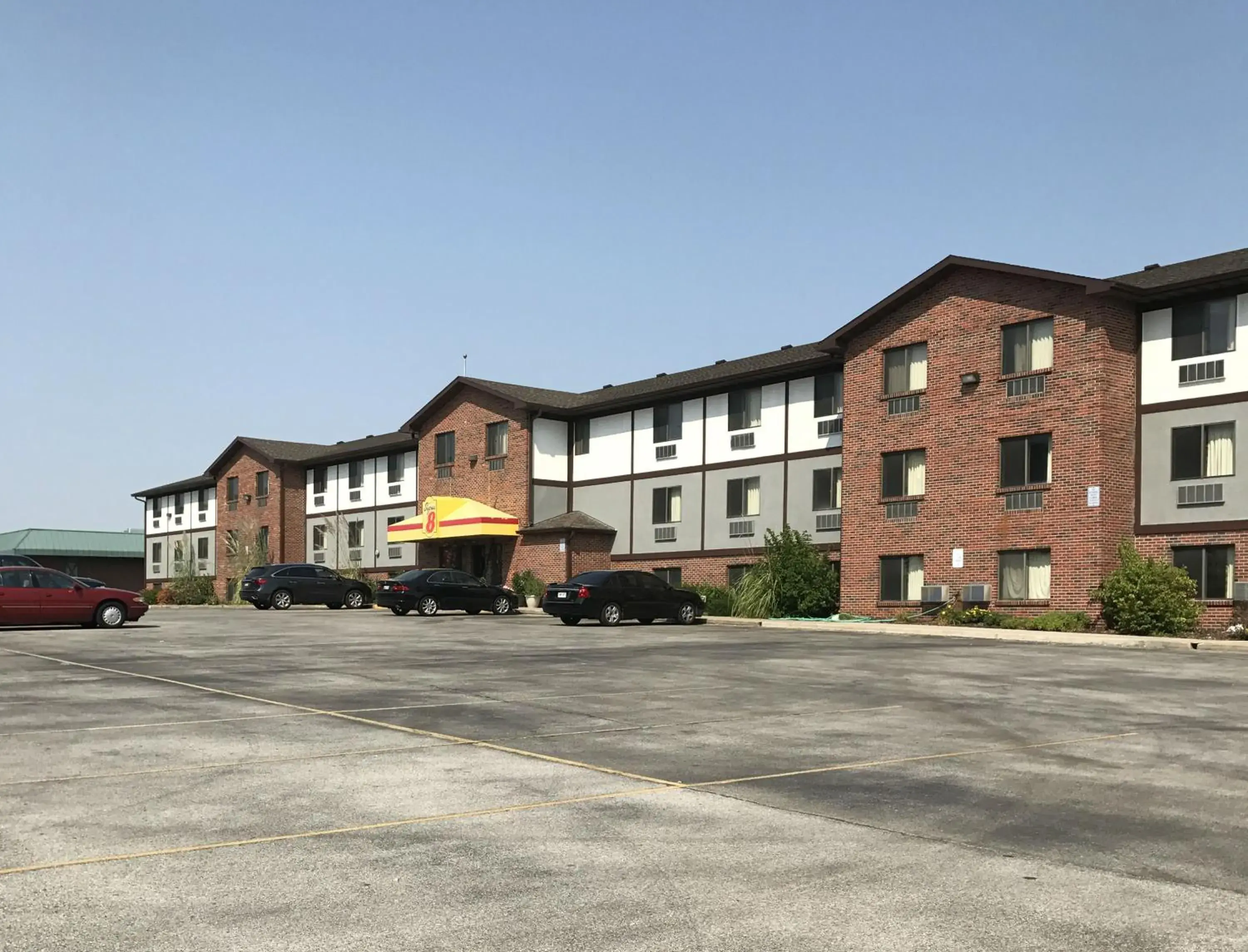 Property Building in Super 8 by Wyndham Omaha/West Dodge