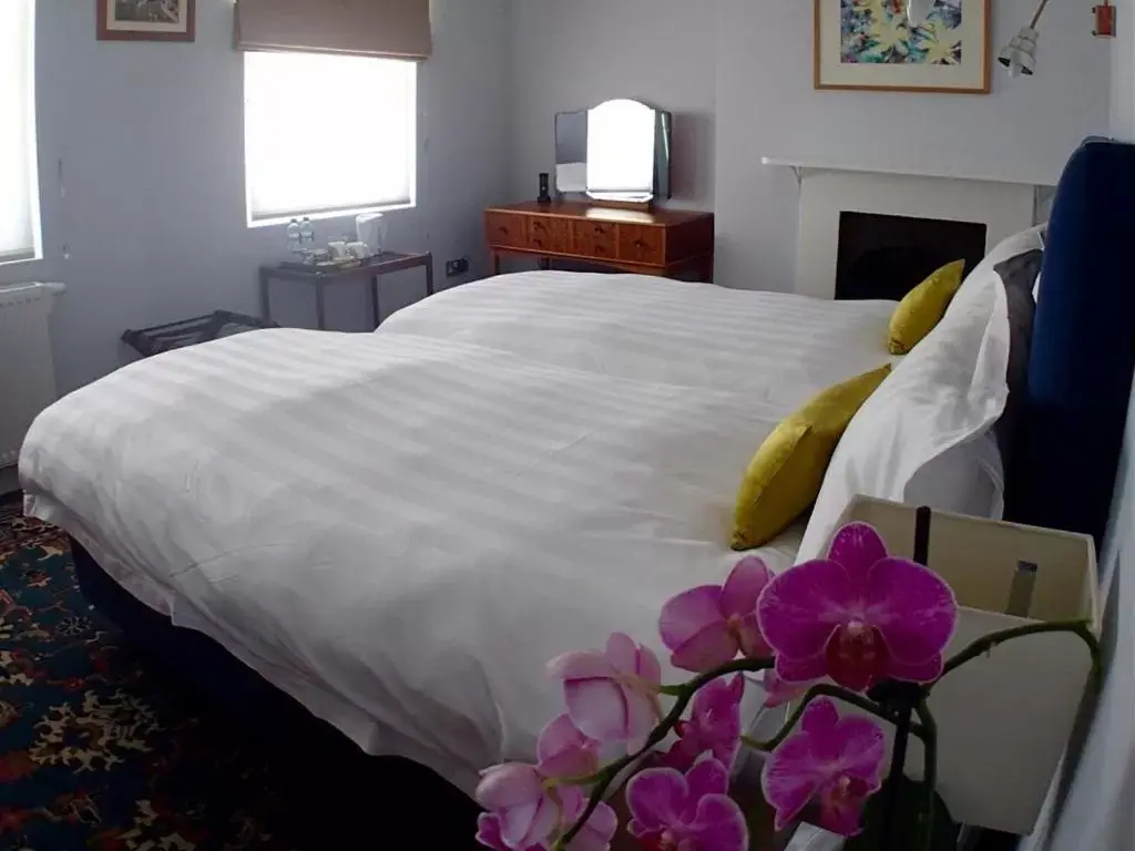 Standard Twin Room in The Falstaff Hotel & Restaurant Ramsgate