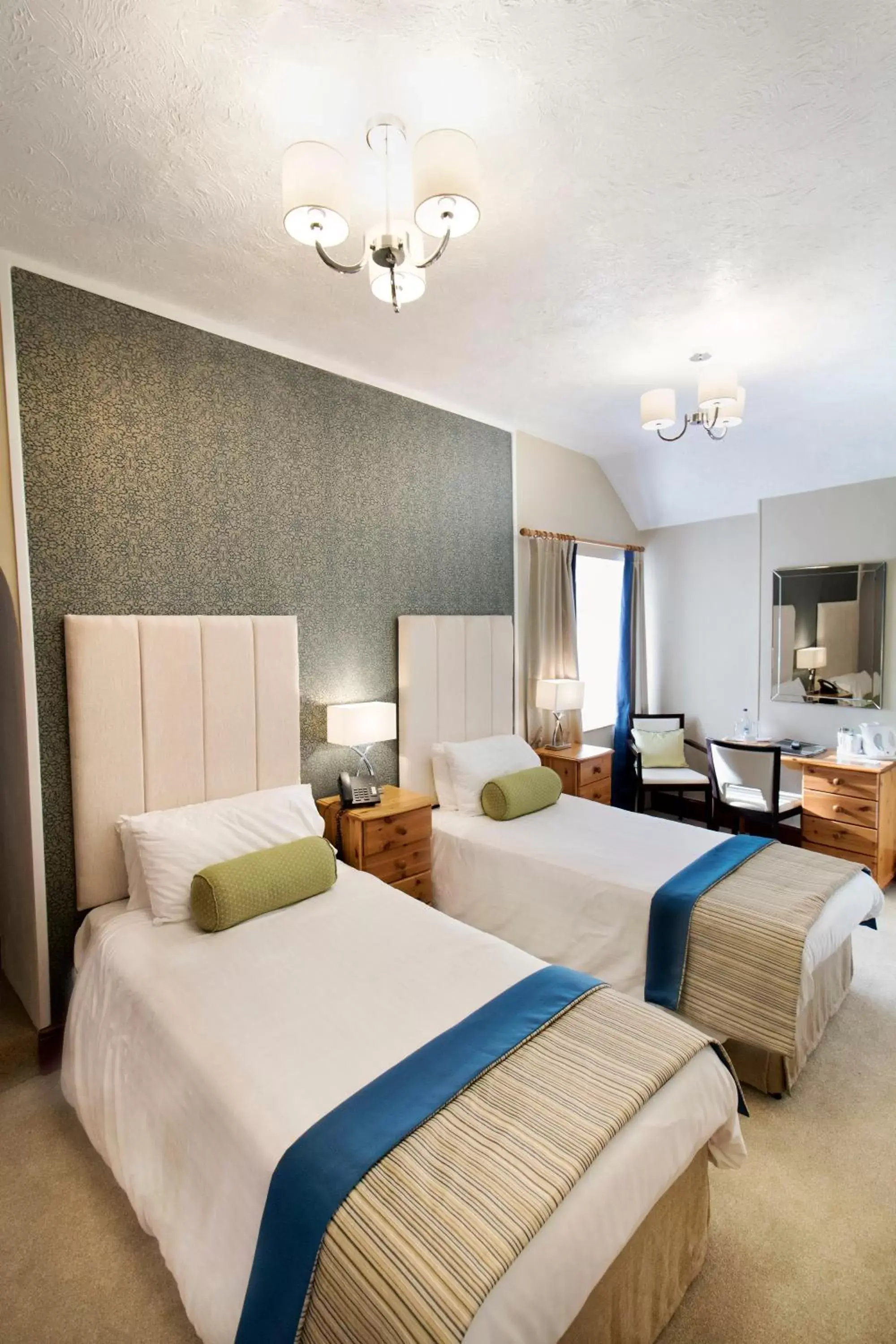 Bedroom, Bed in The Shrubbery Hotel, Ilminster Bedroom, Bed in The Shrubbery Hotel, Ilminster
