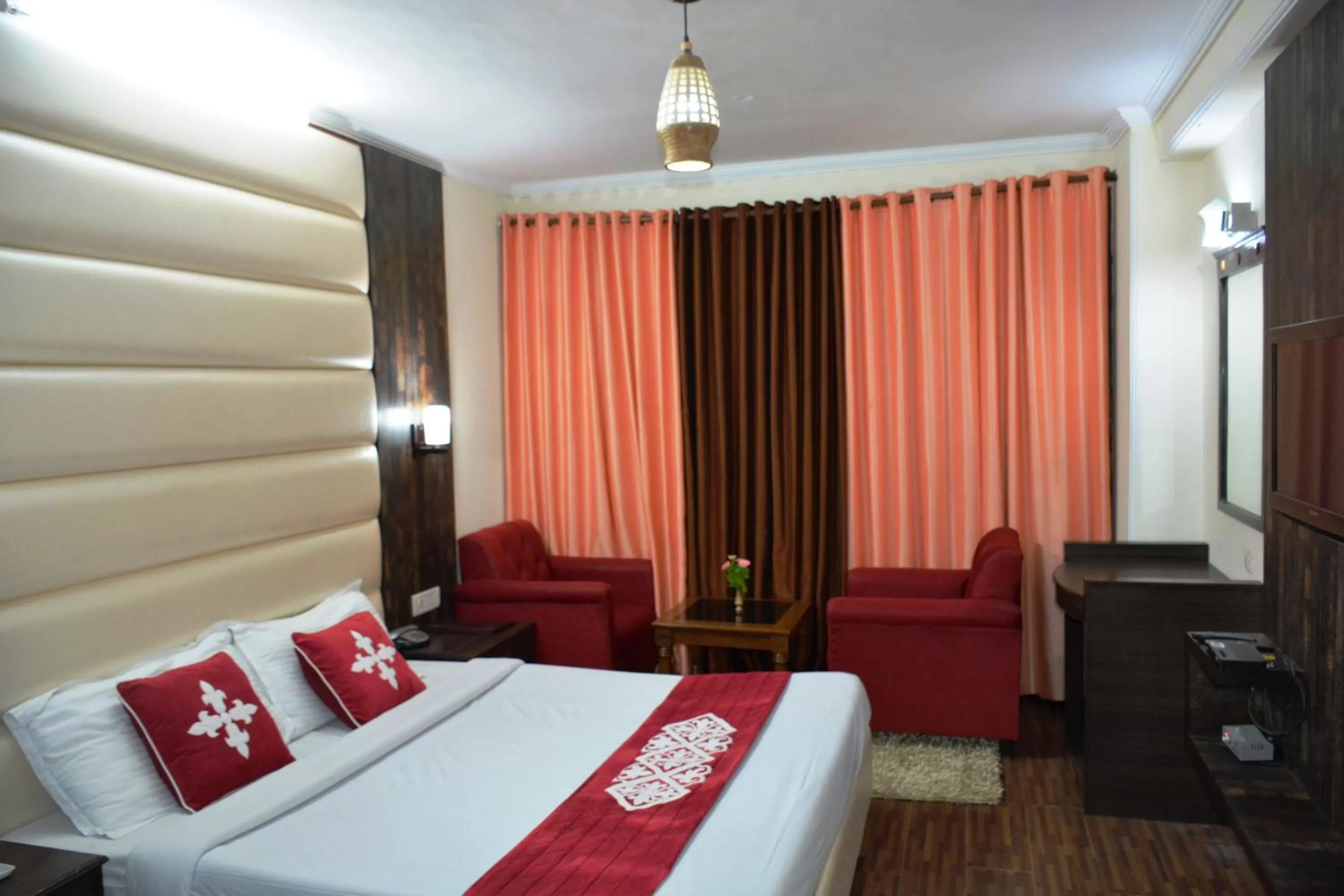 Photo of the whole room, Bed in Snow Valley Resorts & Spa Manali