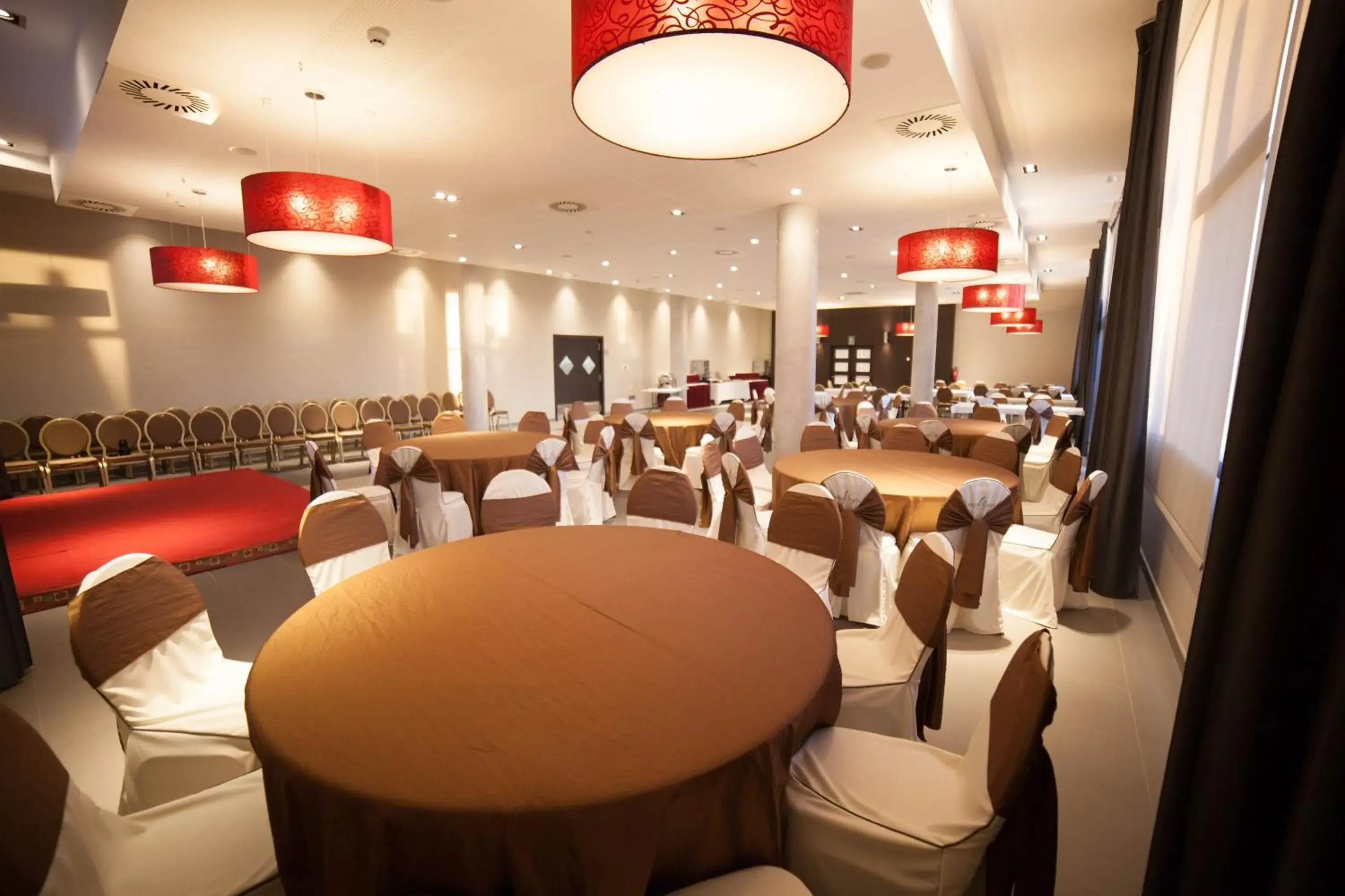 Banquet/Function facilities, Restaurant/Places to Eat in Brea's Hotel