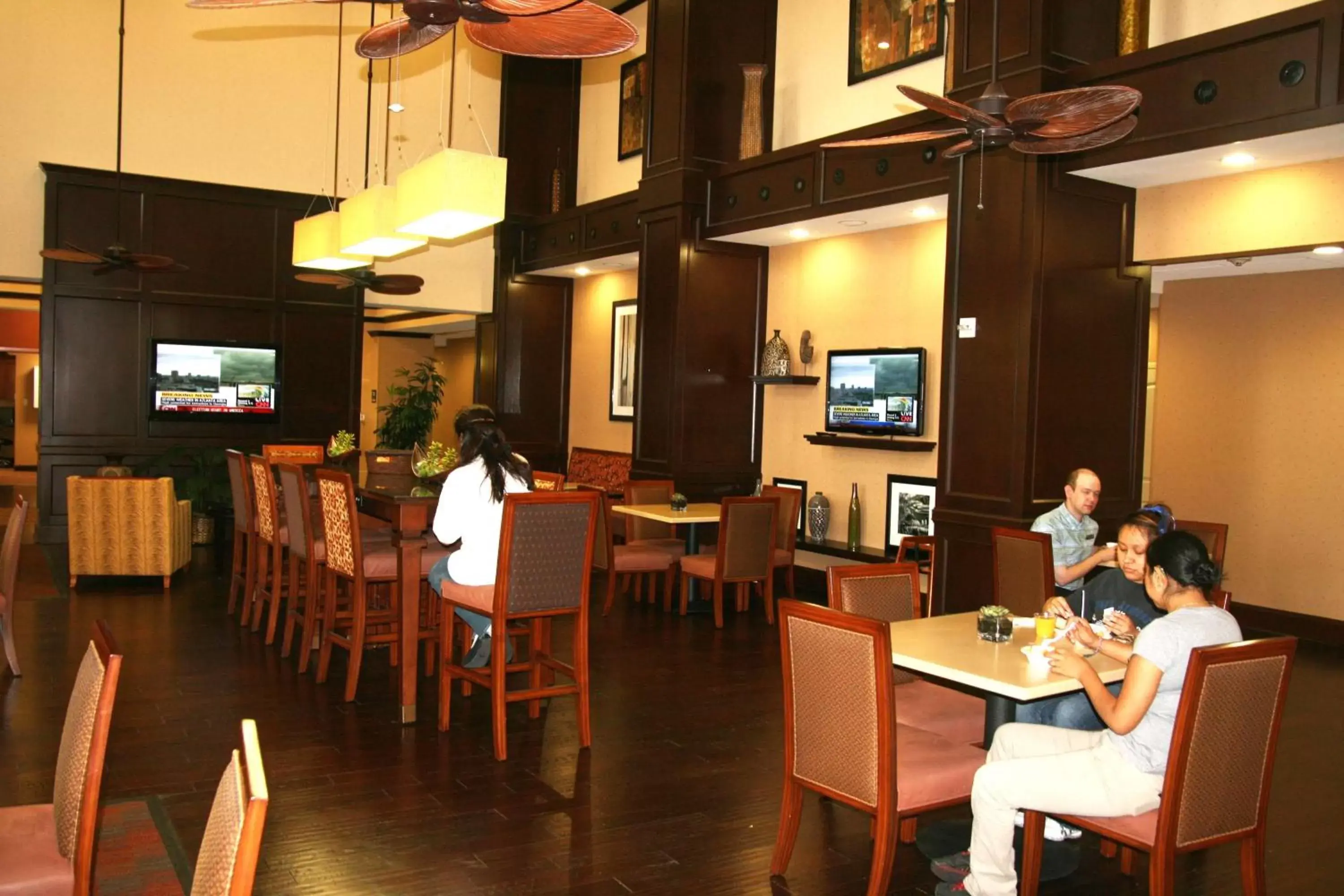 Dining area, Restaurant/Places to Eat in Hampton Inn & Suites New Braunfels