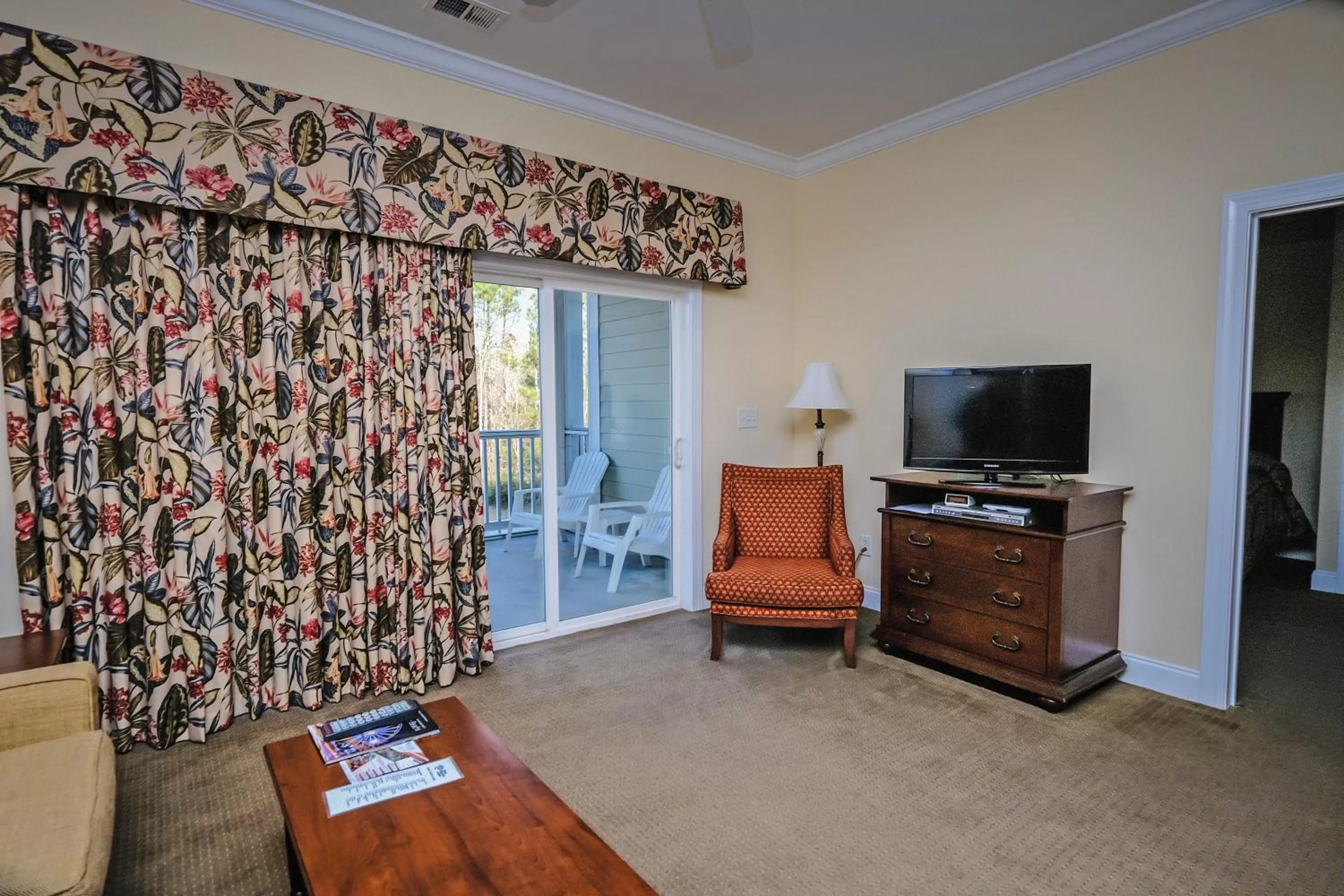 Living room in Litchfield Beach & Golf Resort