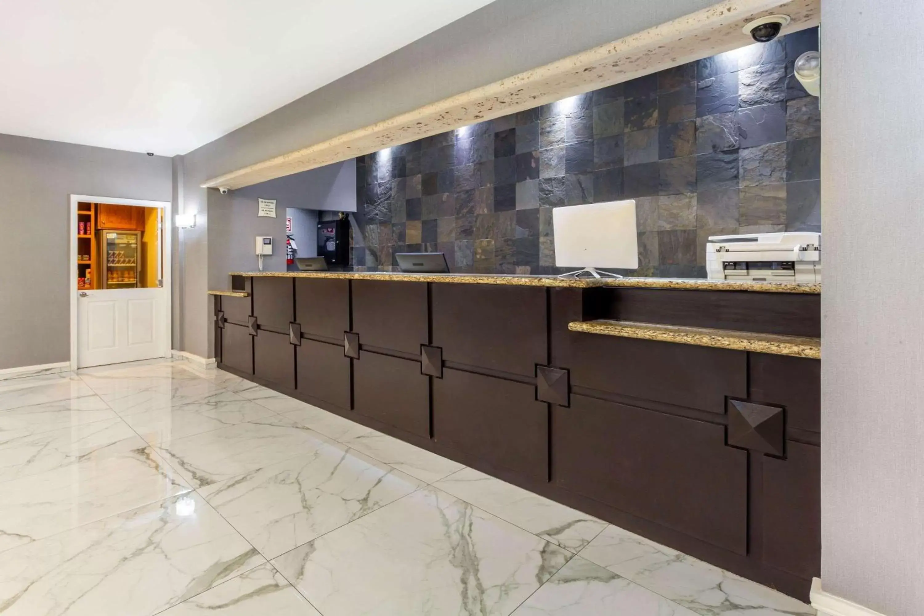 Lobby or reception in La Quinta by Wyndham Cd Juarez Near US Consulate Lobby or reception in La Quinta by Wyndham Cd Juarez Near US Consulate