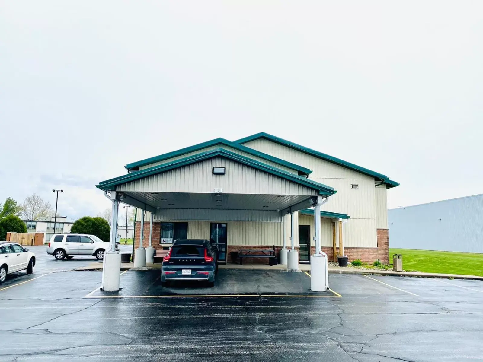 Property Building in wallaceburg inn