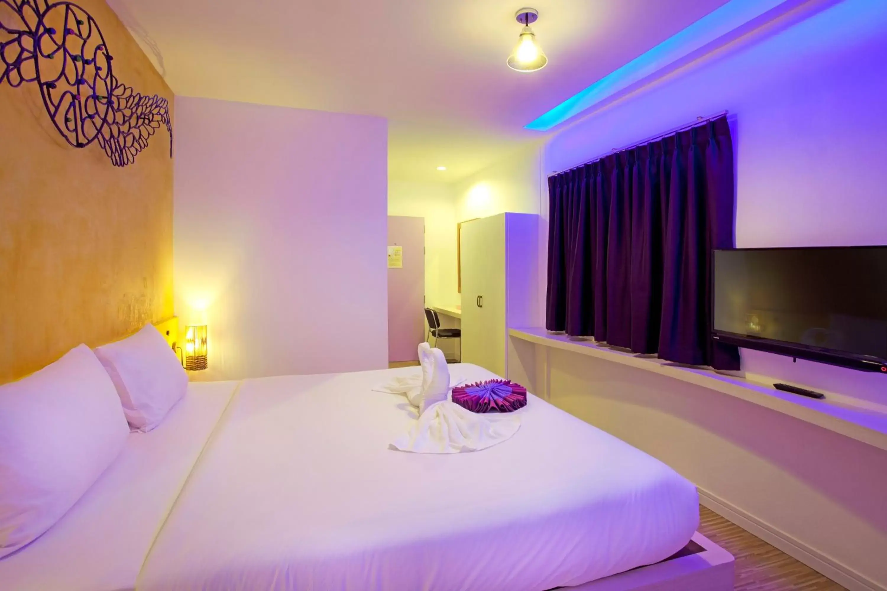 Photo of the whole room, Bed in Holidays Home Photo of the whole room, Bed in Holidays Home