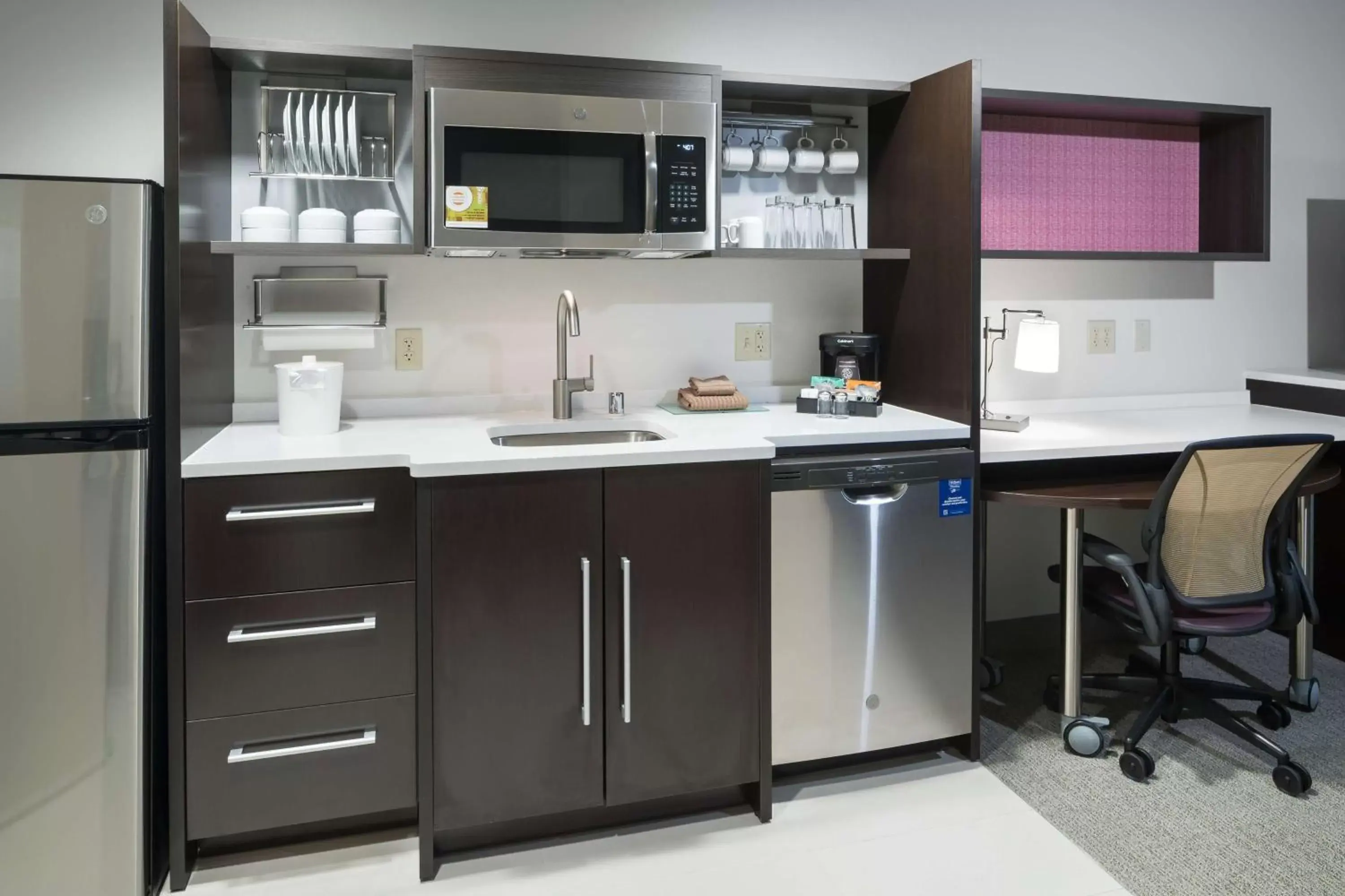 Kitchen or kitchenette, Kitchen/Kitchenette in Home2 Suites By Hilton Fort Worth Cultural District, Tx