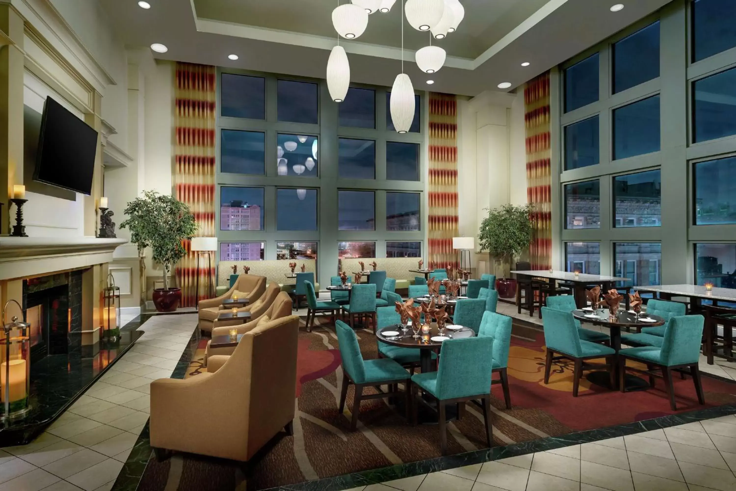 Dining area, Restaurant/Places to Eat in Hilton Garden Inn Philadelphia Center City