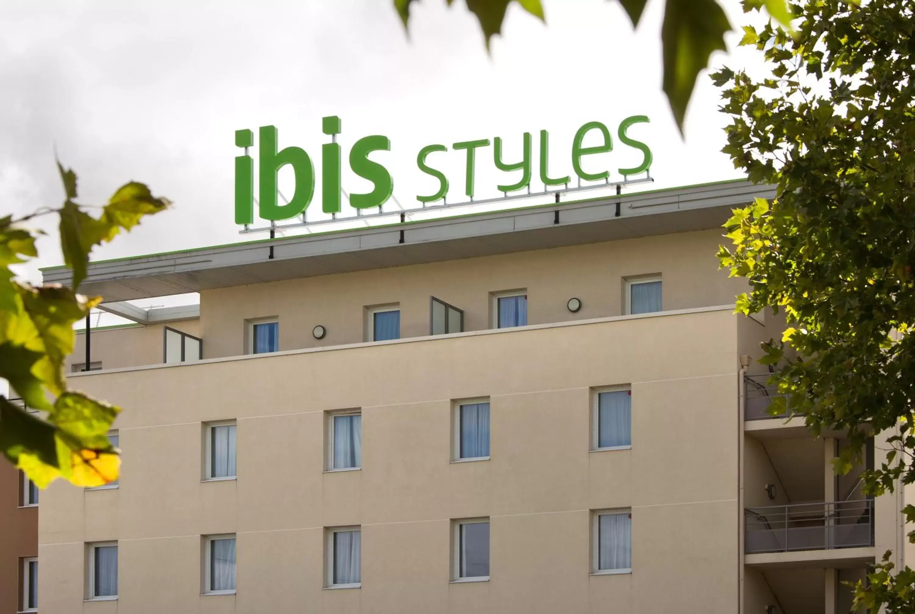Property logo or sign, Property Building in Hôtel ibis Styles Montargis Arboria