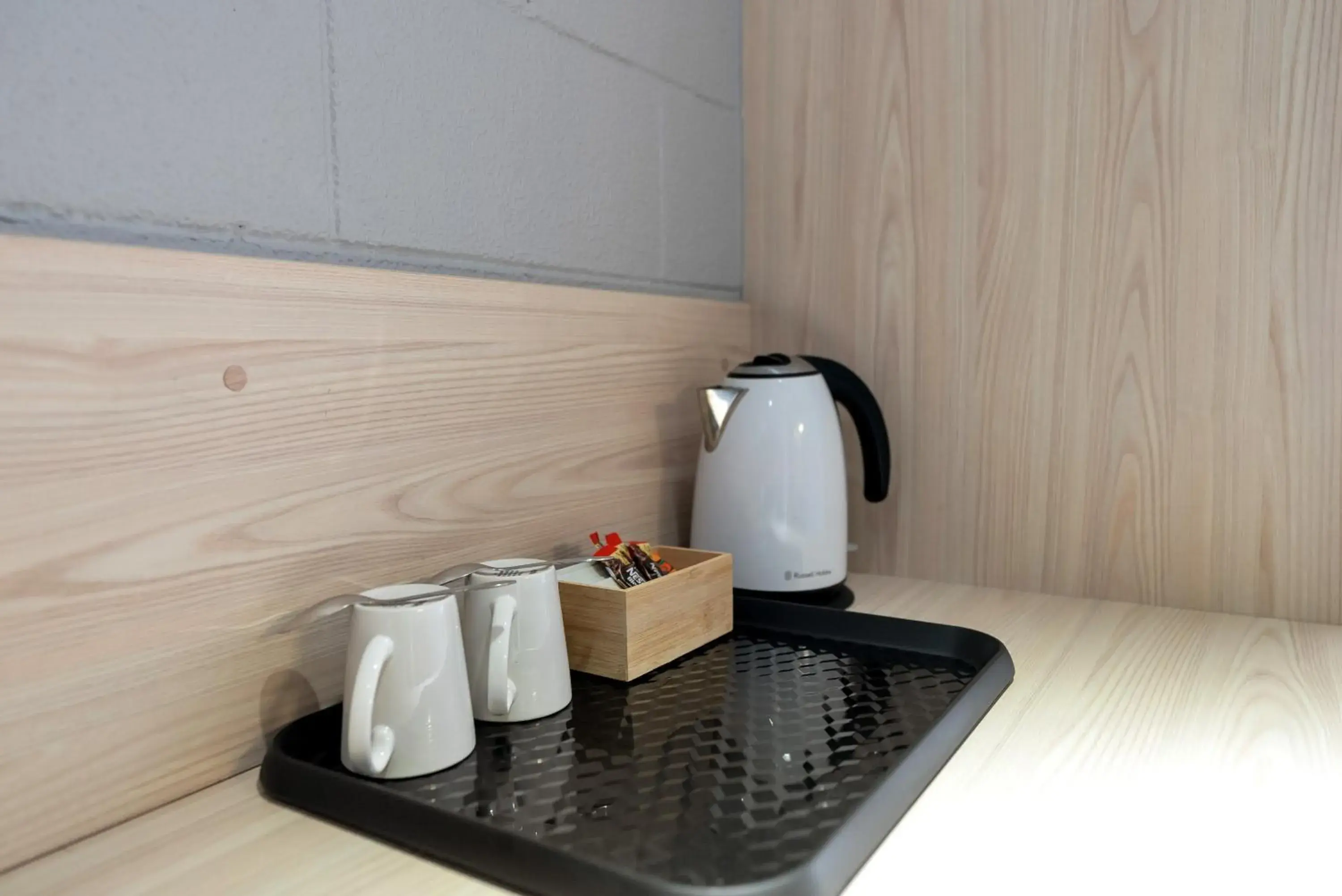 Coffee/Tea Facilities in Gilligan's Backpacker Hotel & Resort Cairns