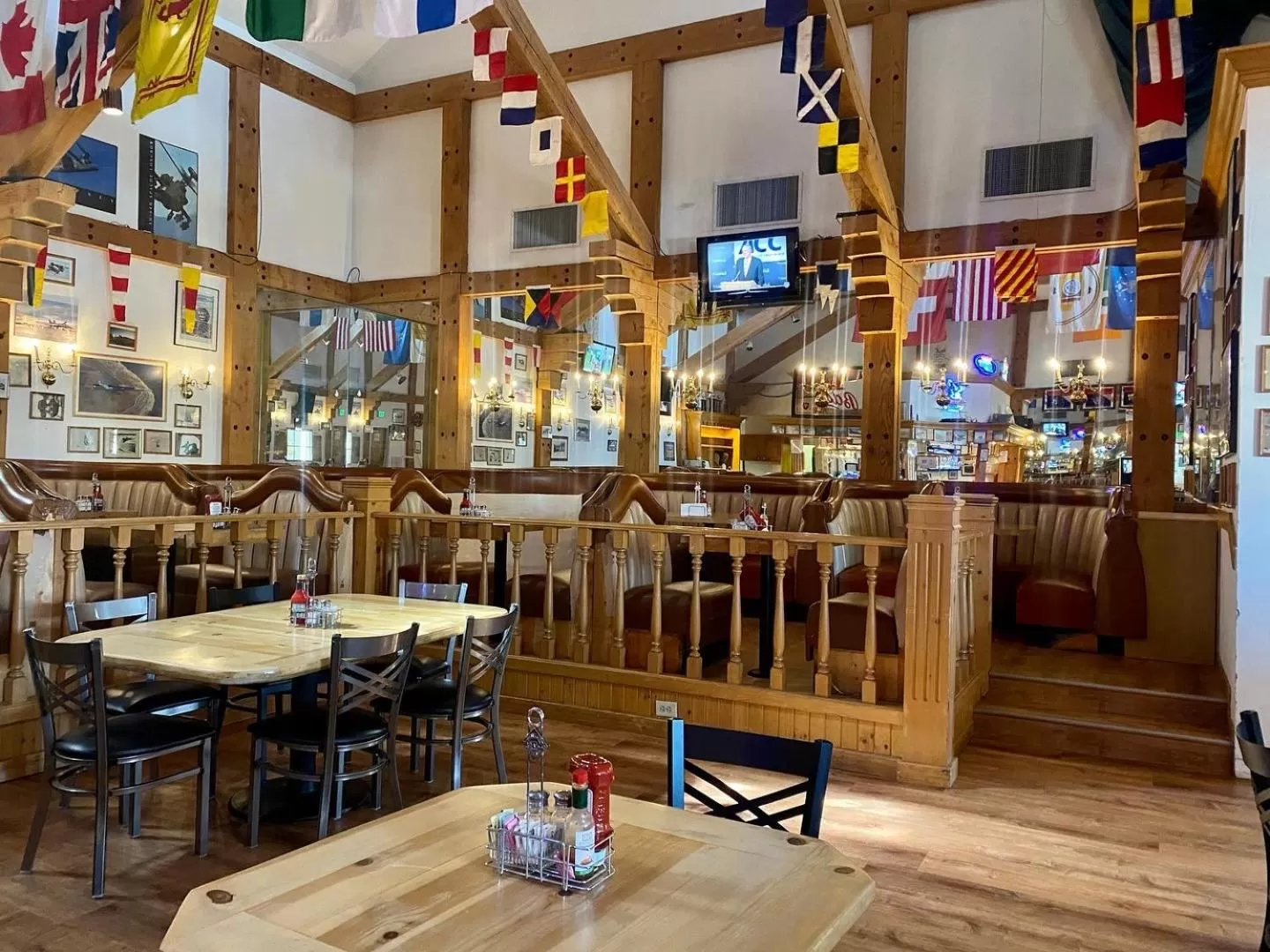 Restaurant/places to eat in Clarion Inn Near China Lake Naval Station