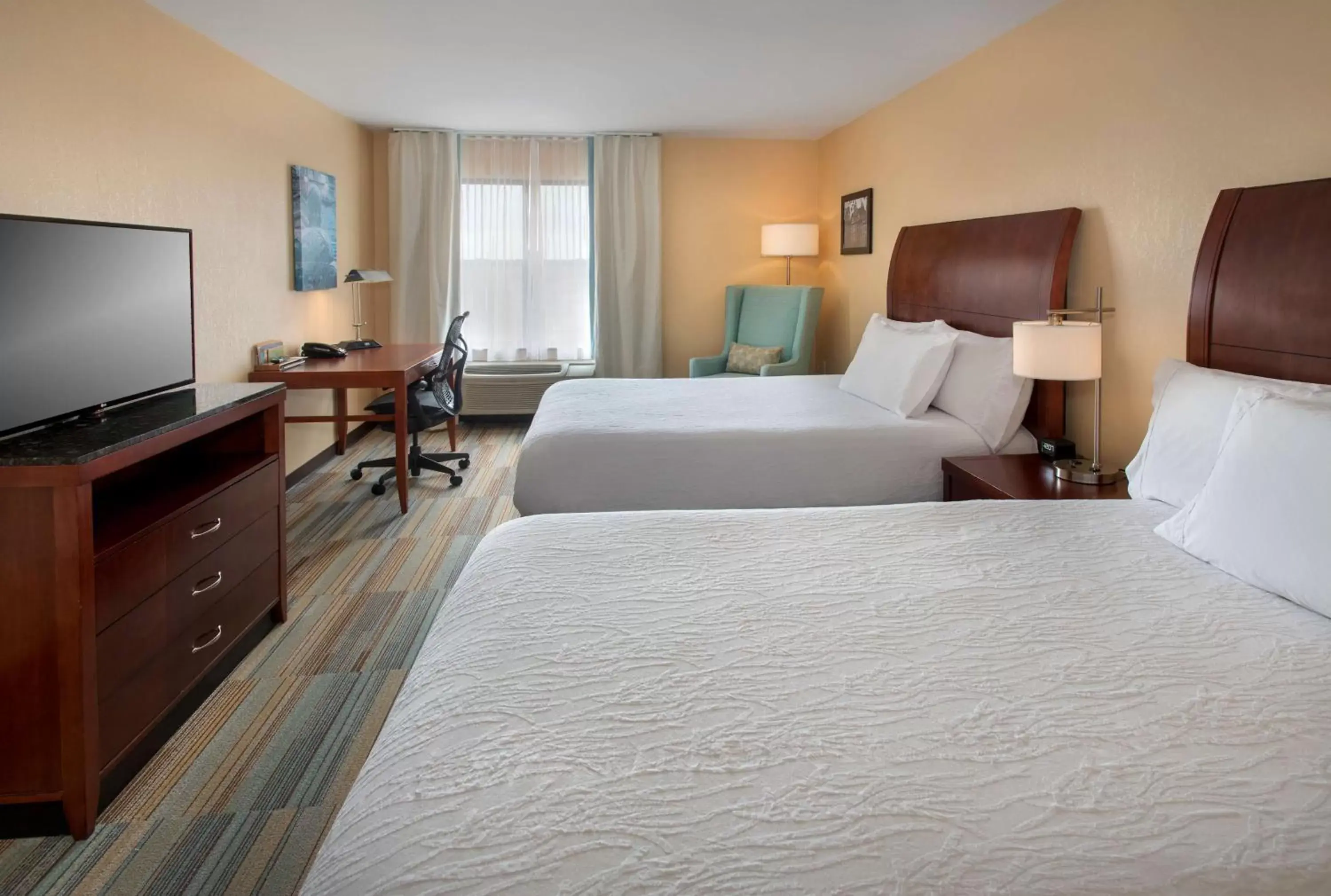 Bedroom, Bed in Hilton Garden Inn Albany Medical Center