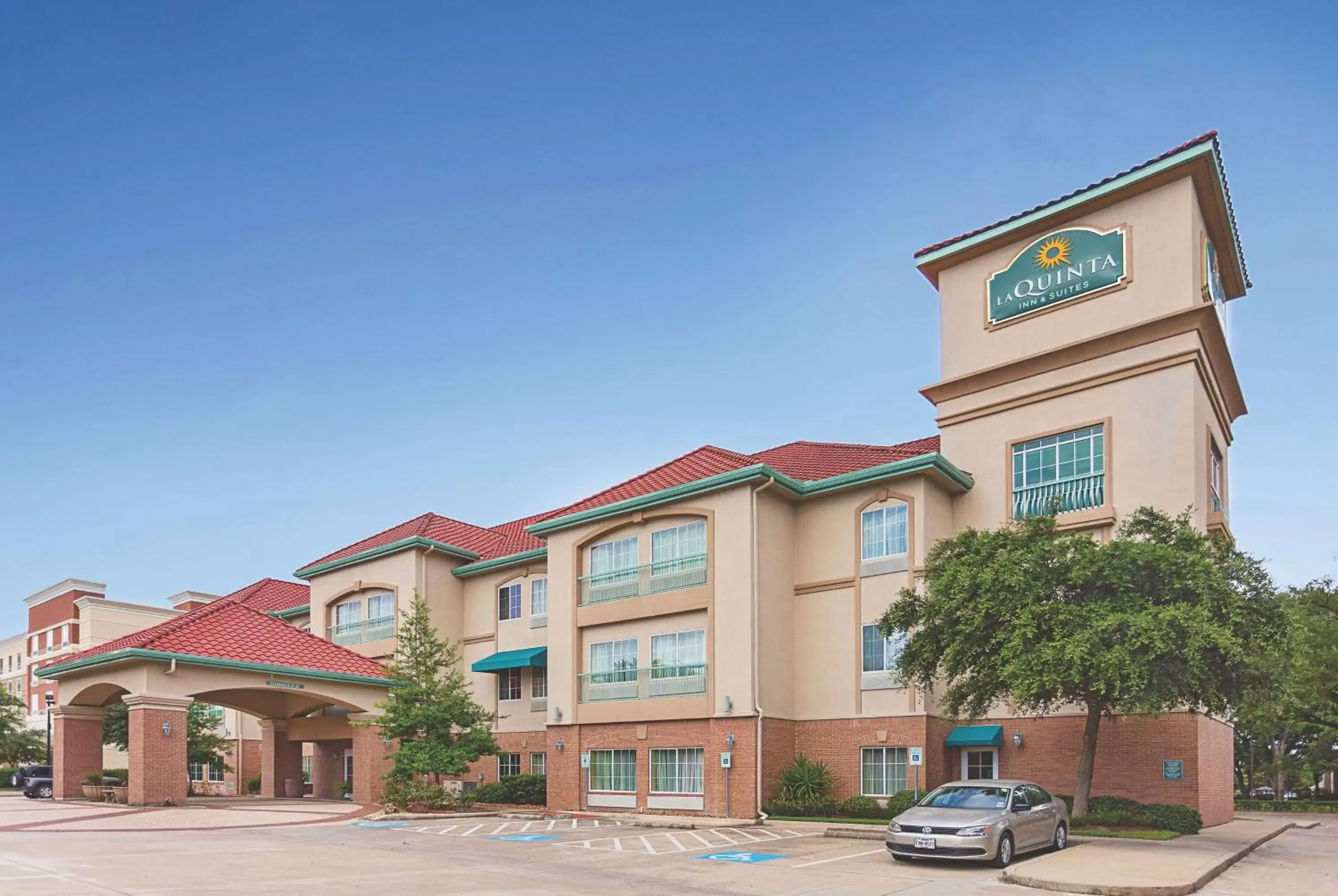 Property Building in La Quinta by Wyndham Houston West at Clay Road