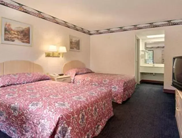 Deluxe Double Room with Two Double Beds - Non-Smoking in Days Inn by Wyndham Sanford