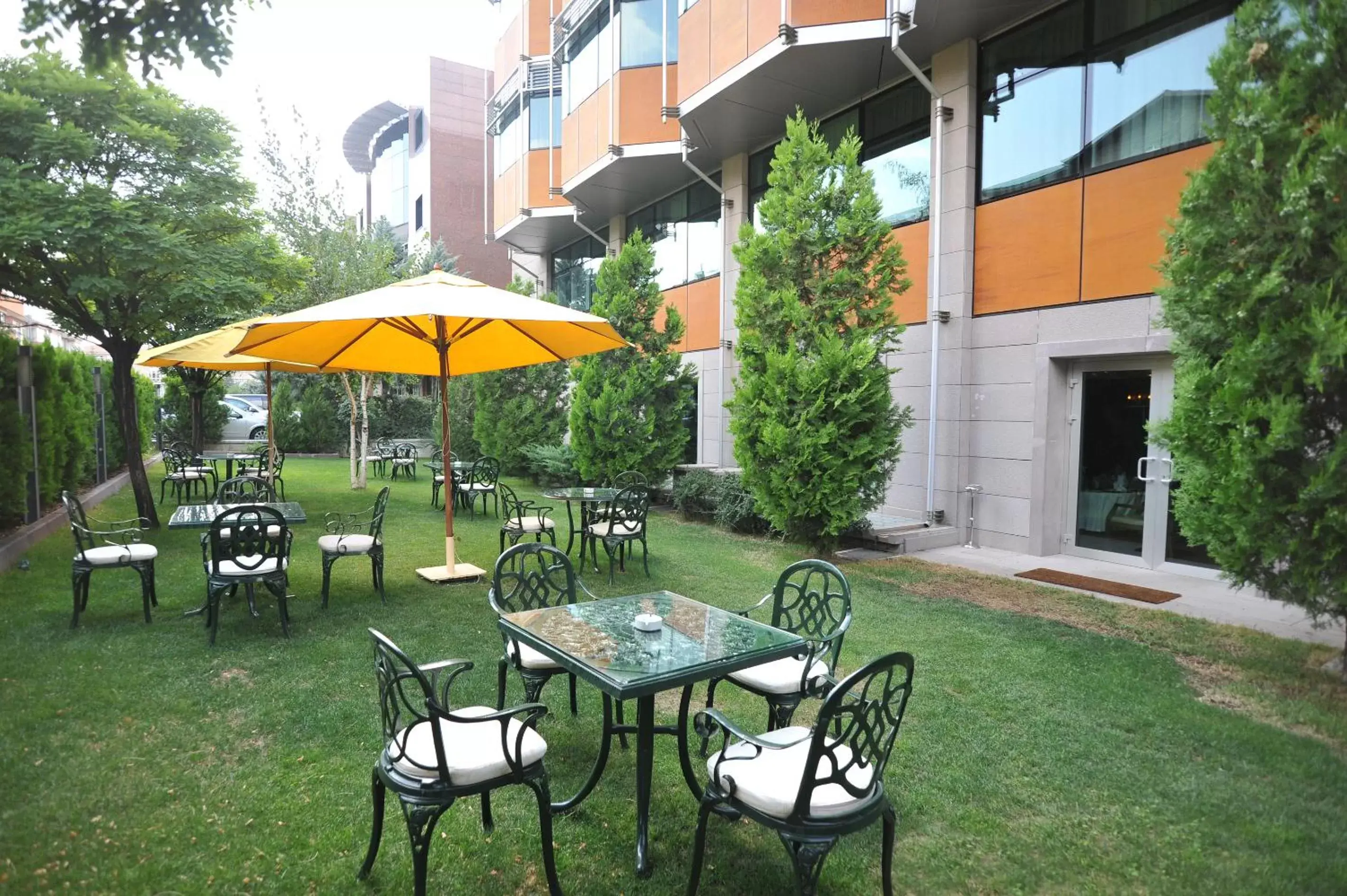 Garden view, Garden in Hotel Midi