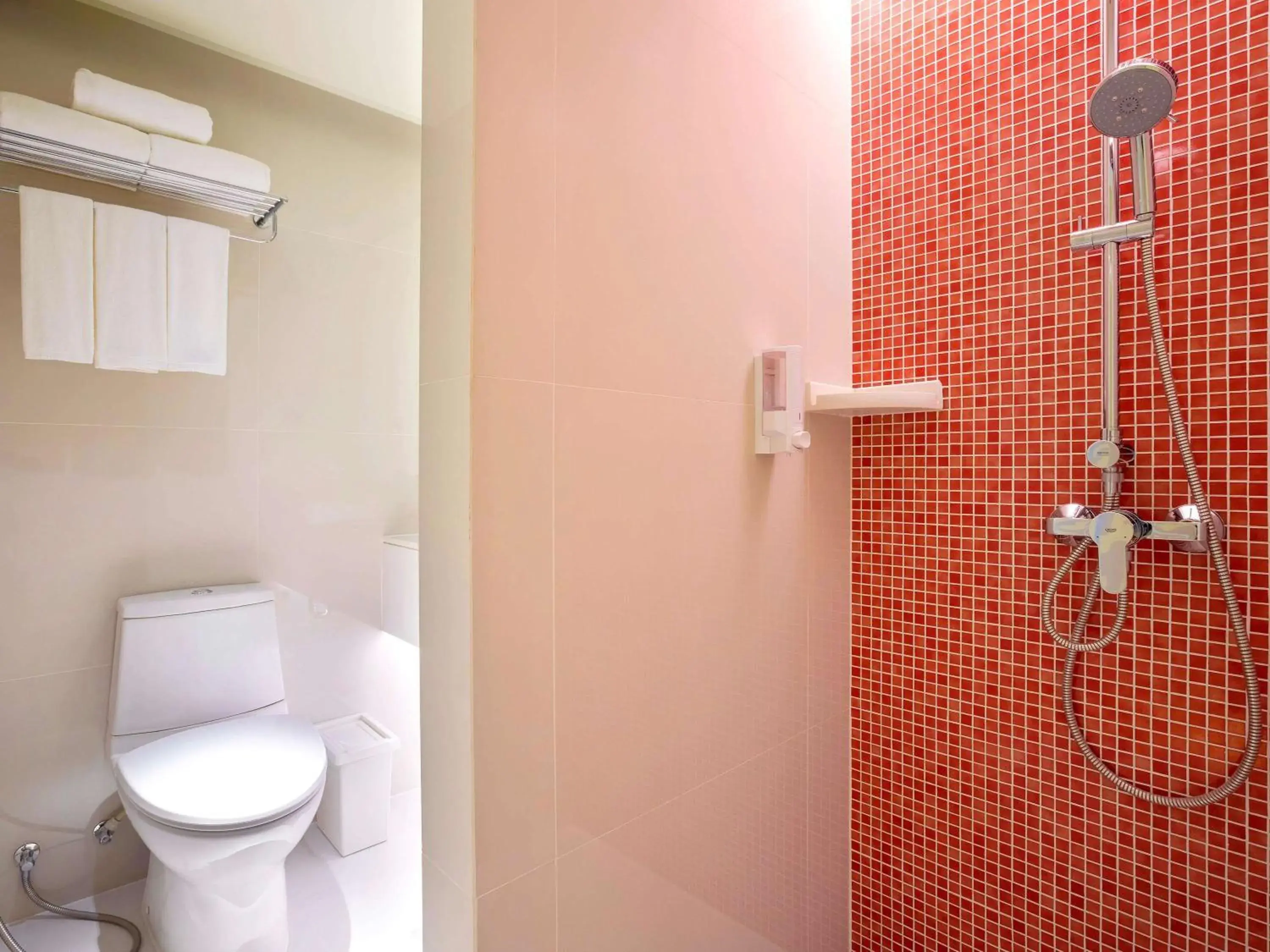 Photo of the whole room, Bathroom in ibis Styles Siem Reap