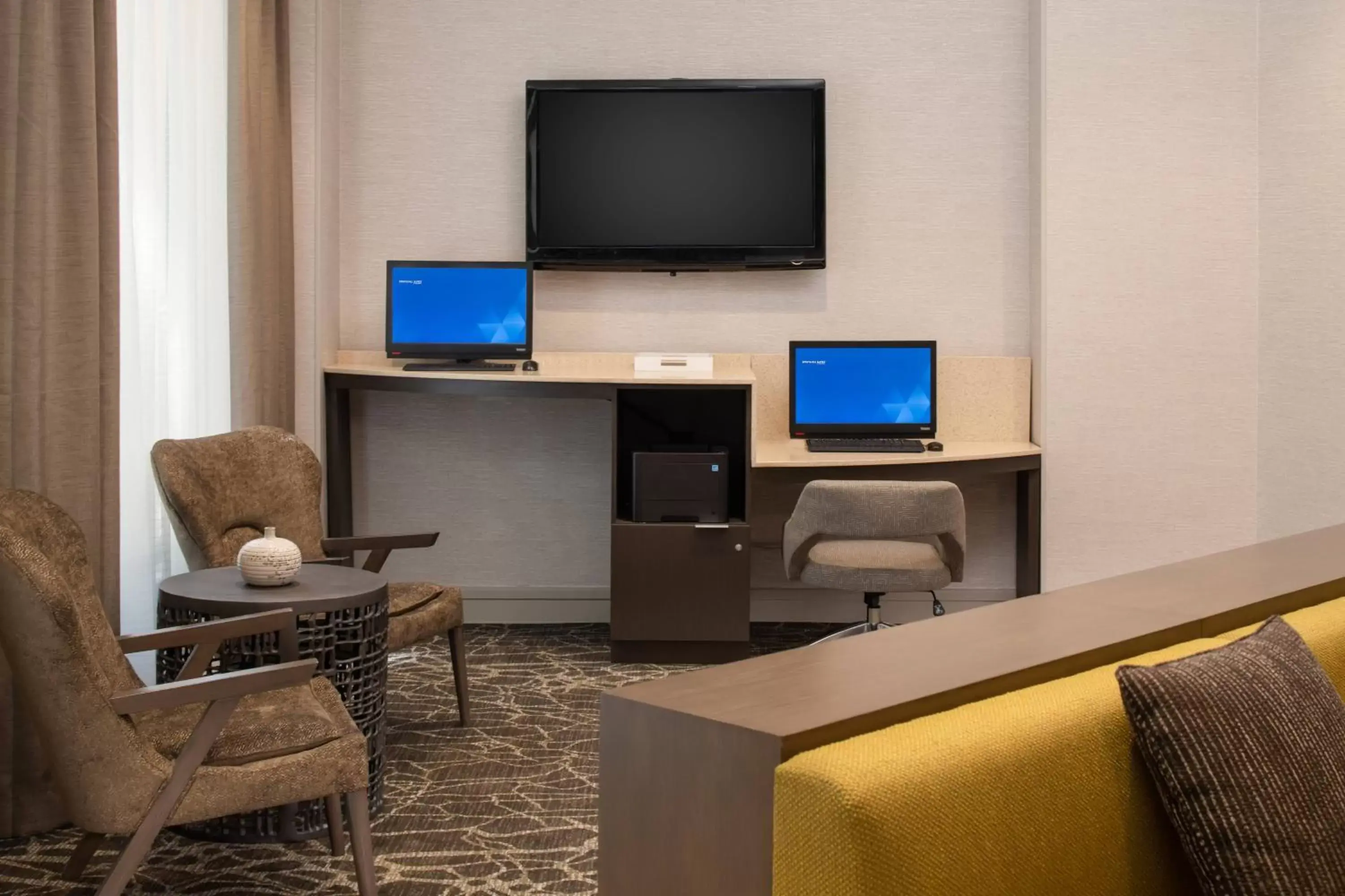 Business facilities, TV/Entertainment Center in SpringHill Suites Seattle Downtown