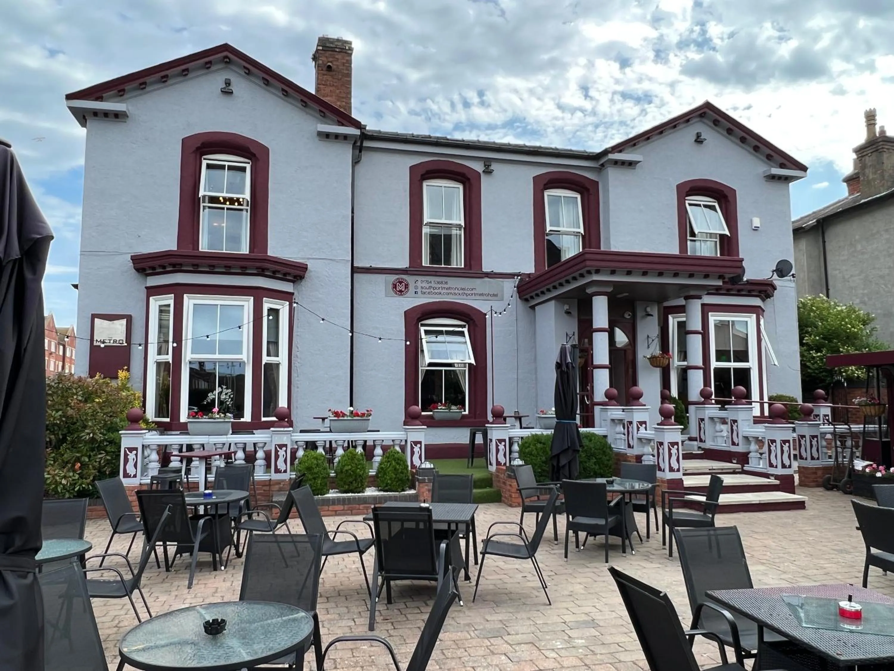 Property building in Southport Metro Hotel