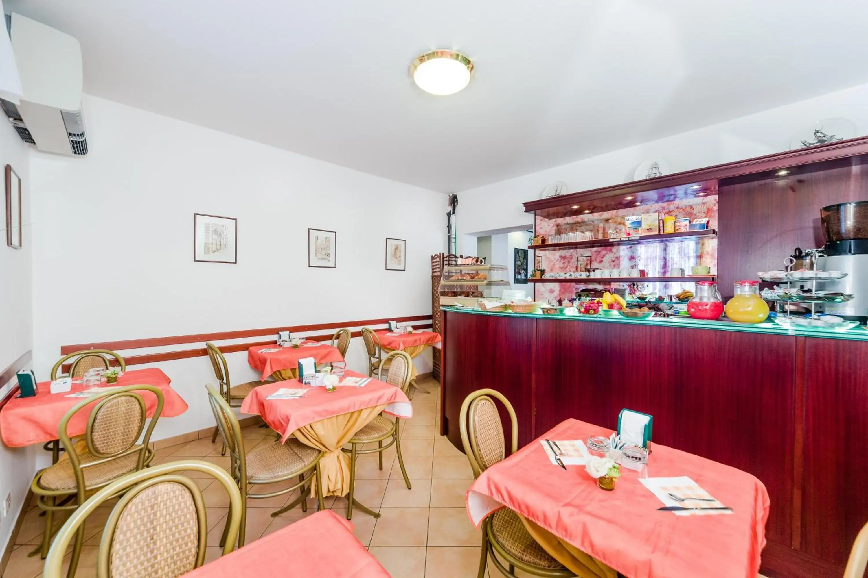 Restaurant/Places to Eat in Hotel Boccascena