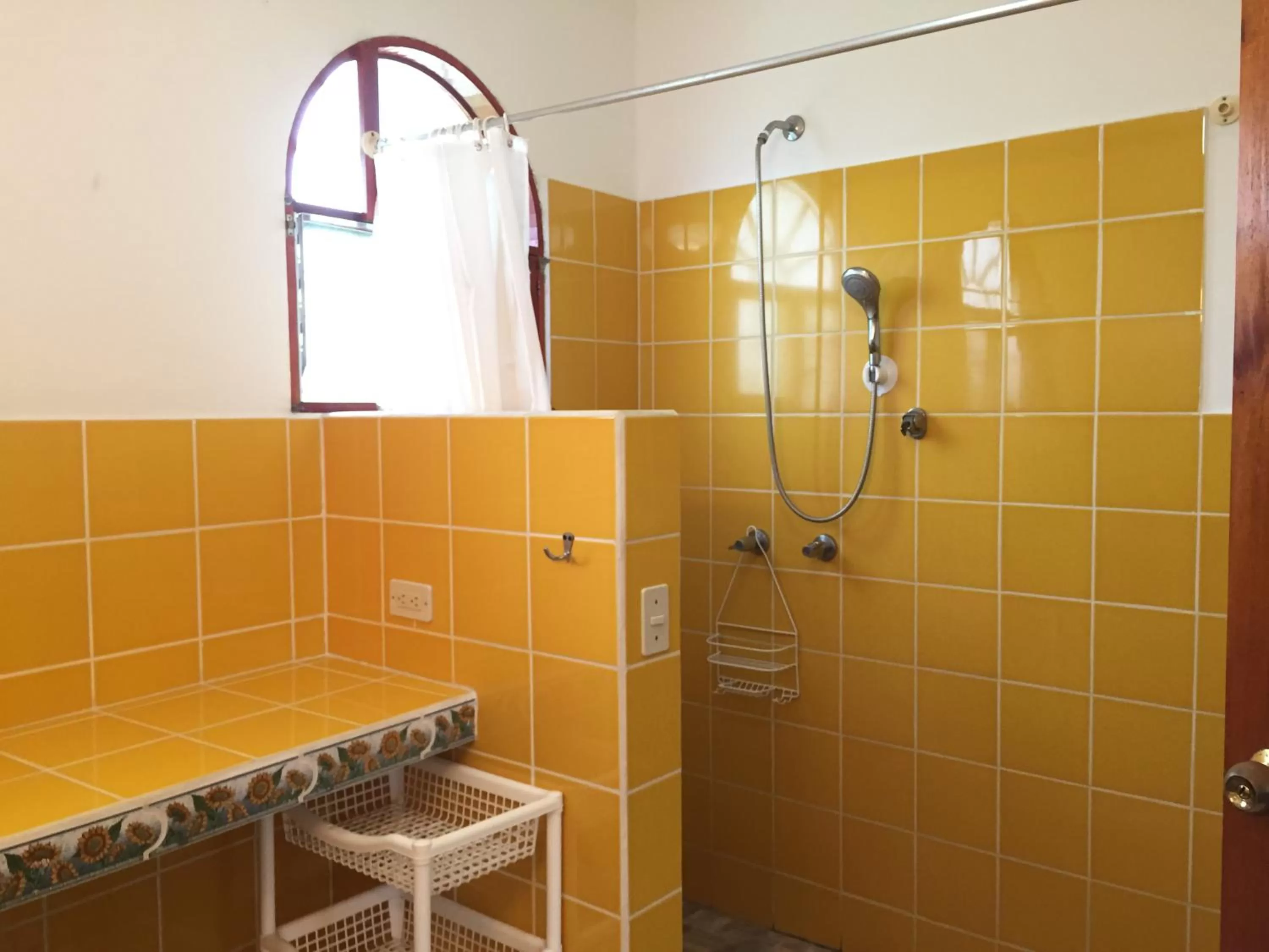 Shower in La Perlita