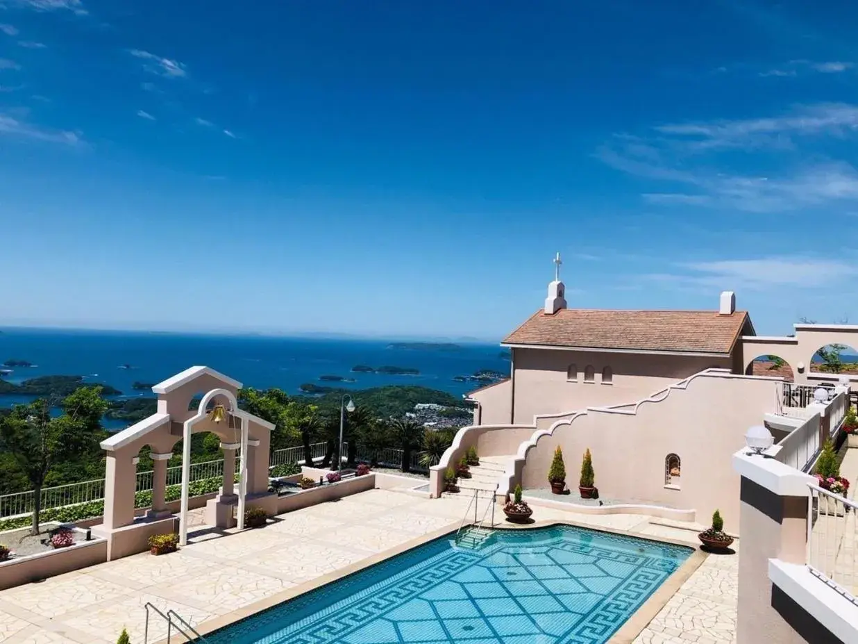 Pool View in Yumihari No Oka Hotel