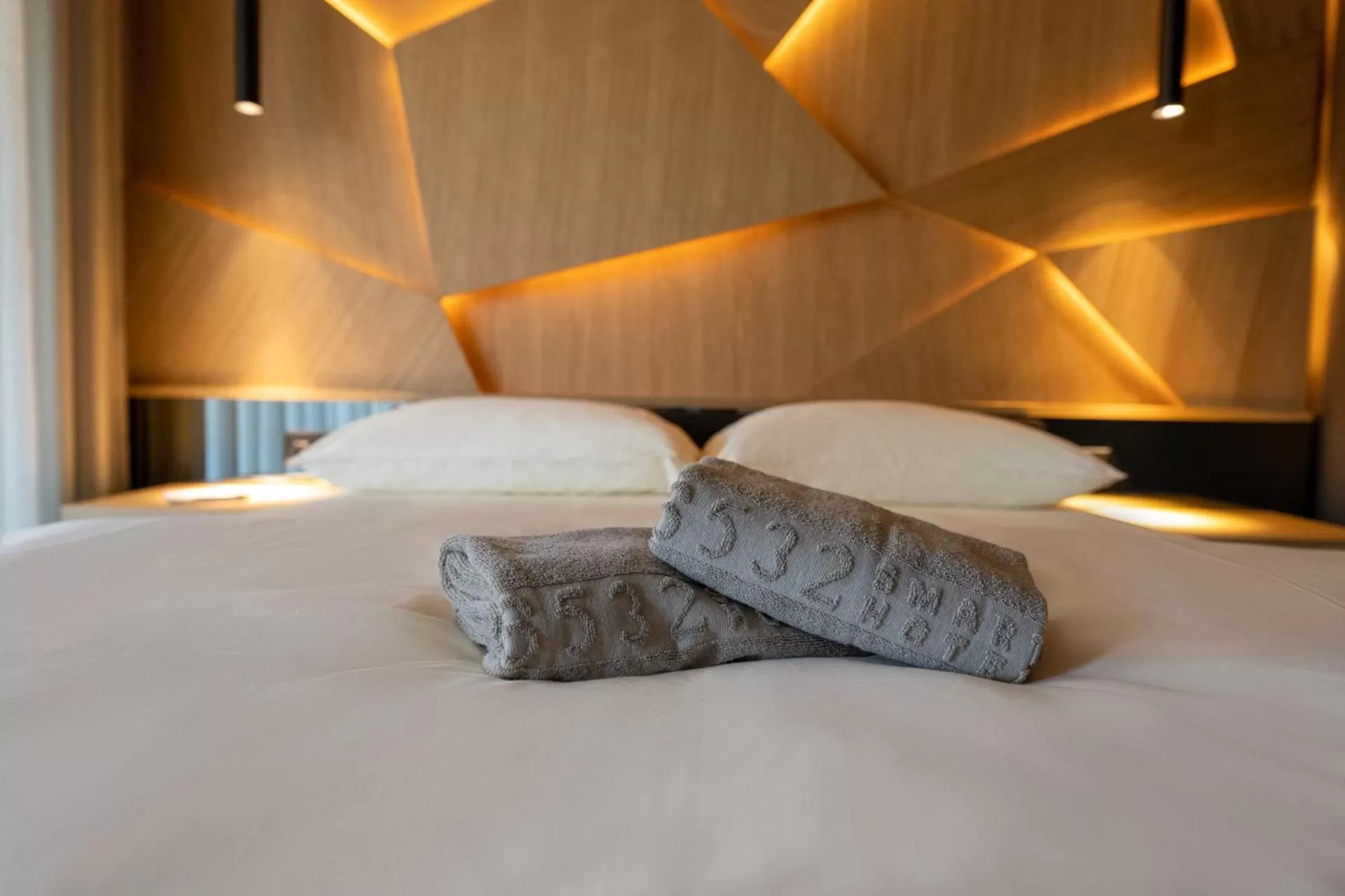 Bed in 6532 Smart Hotel - Self check-in