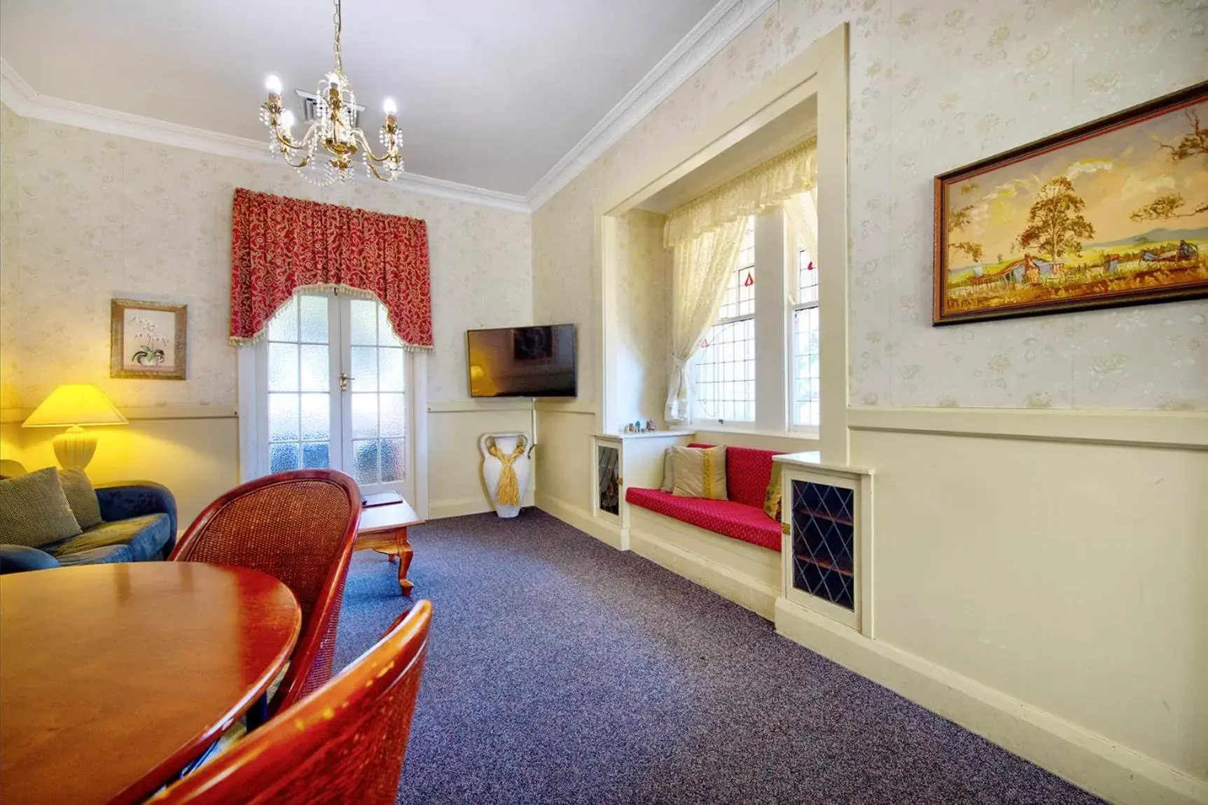 Living room, Seating Area in Fitzroy Motor Inn