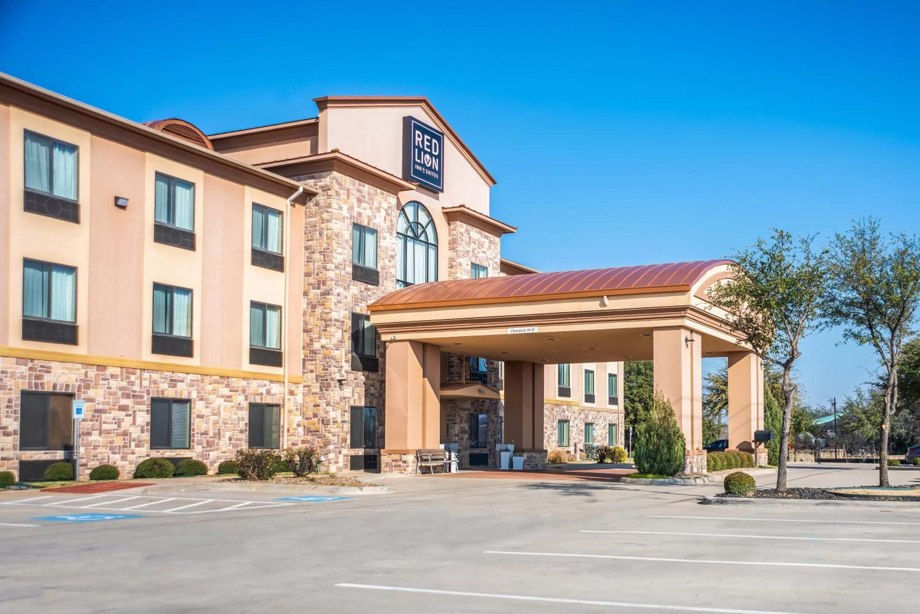 Facade/entrance in Red Lion Inn & Suites Mineral Wells