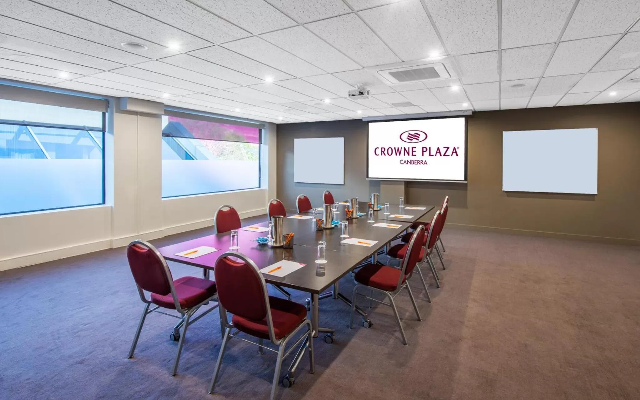Meeting/conference room in Crowne Plaza Canberra by IHG