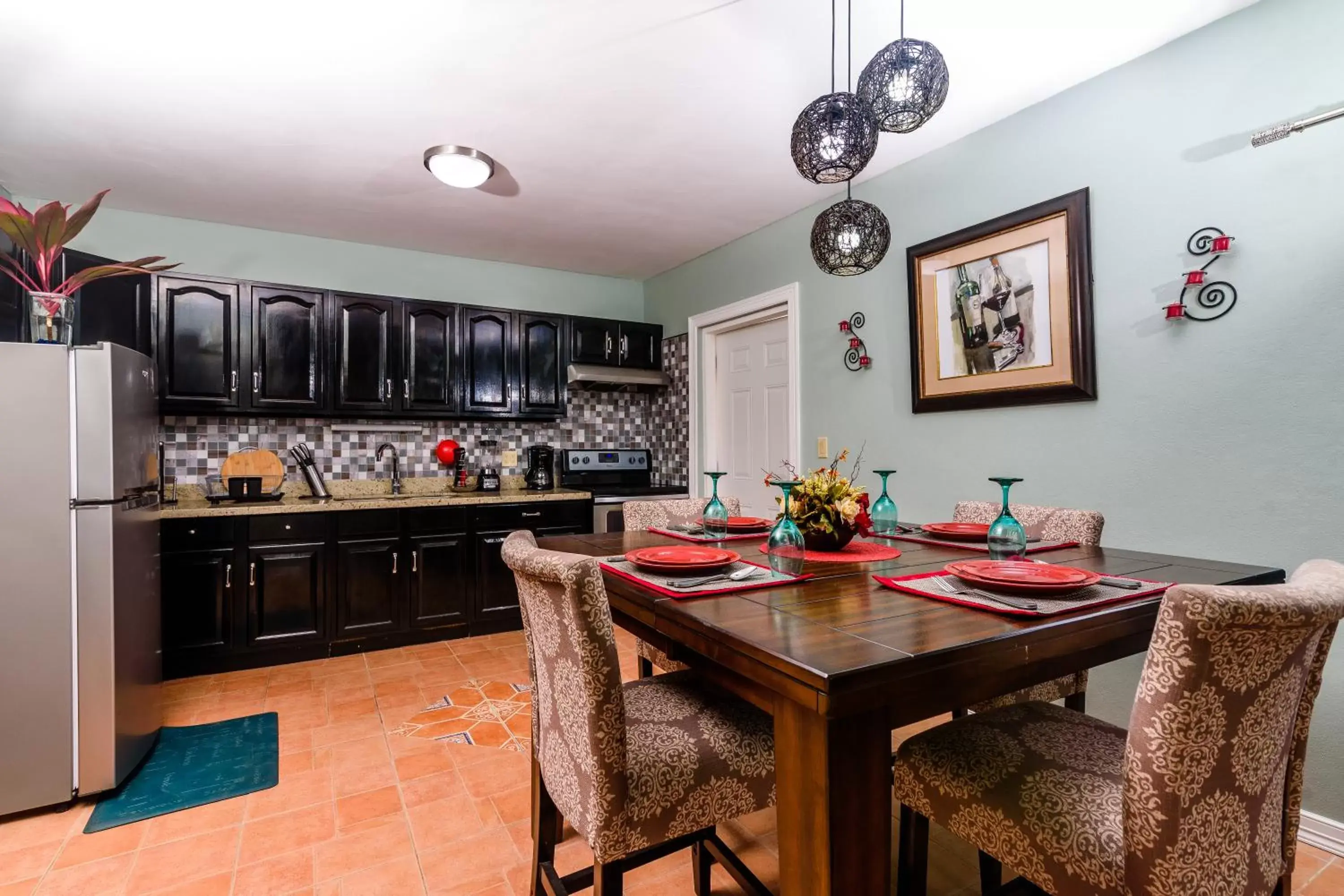 Kitchen or kitchenette, Dining Area in Hotel Tim Bamboo