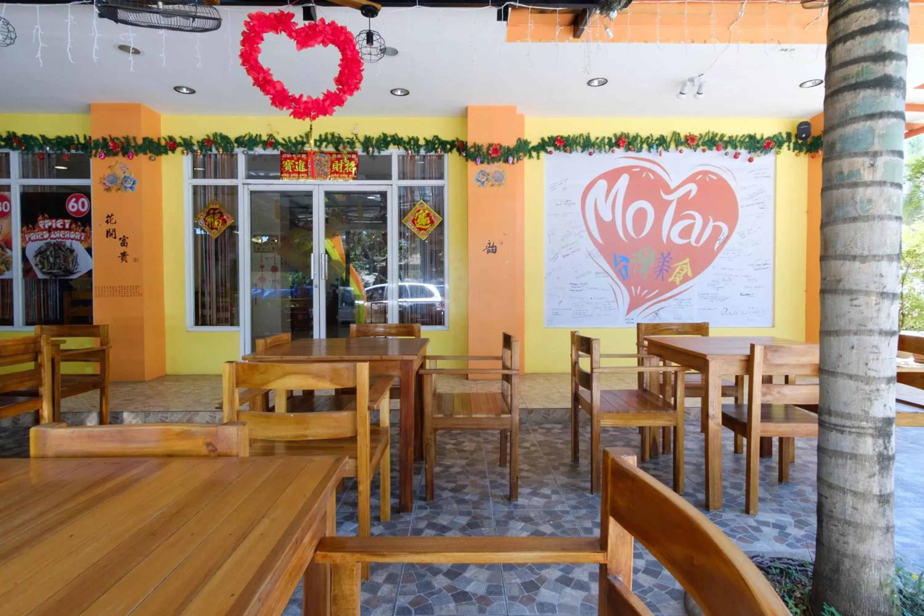 Restaurant/places to eat in RedDoorz Plus @ Manalo Extension Palawan Restaurant/places to eat in RedDoorz Plus @ Manalo Extension Palawan