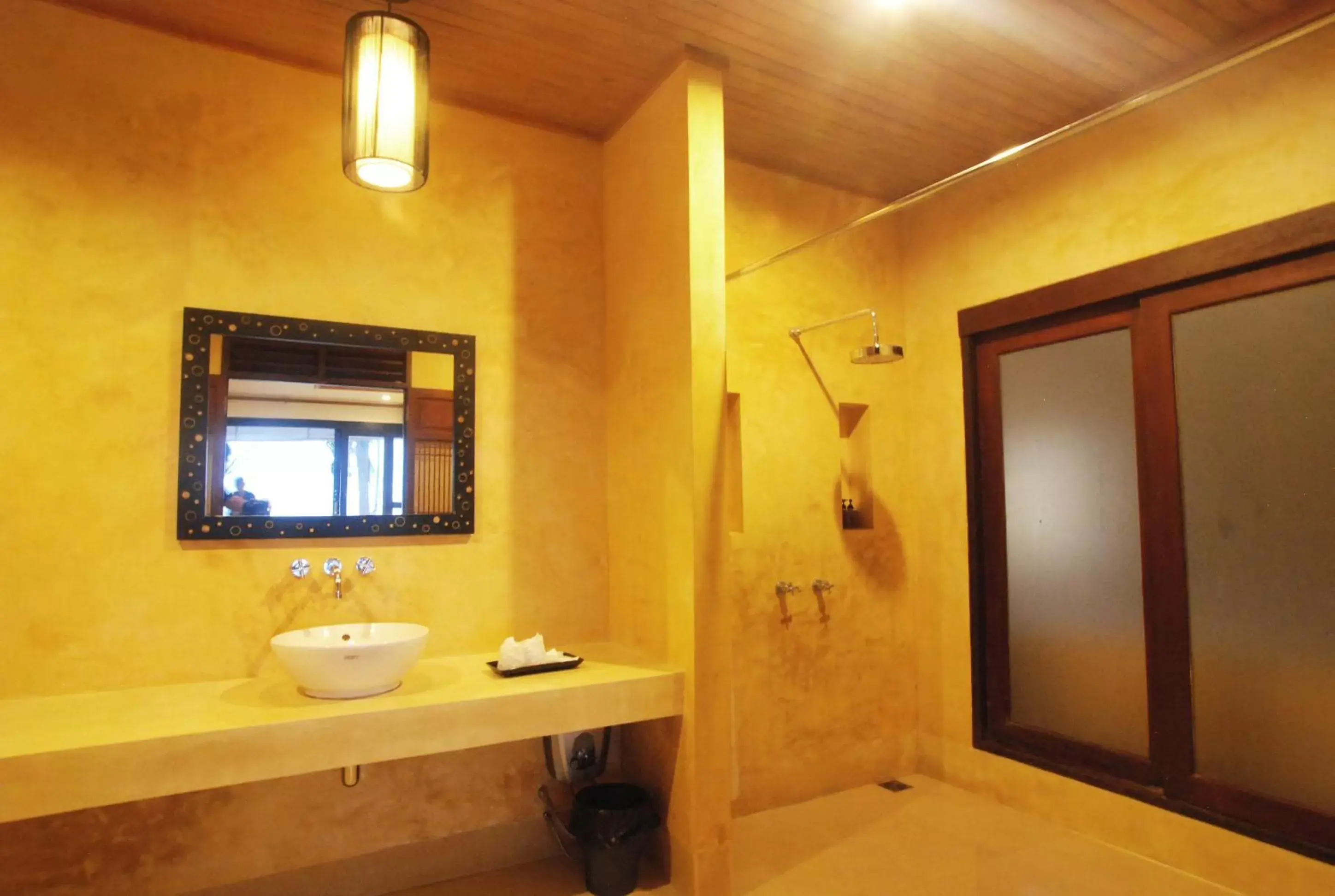 Bathroom in Ban Saithong Beach Resort