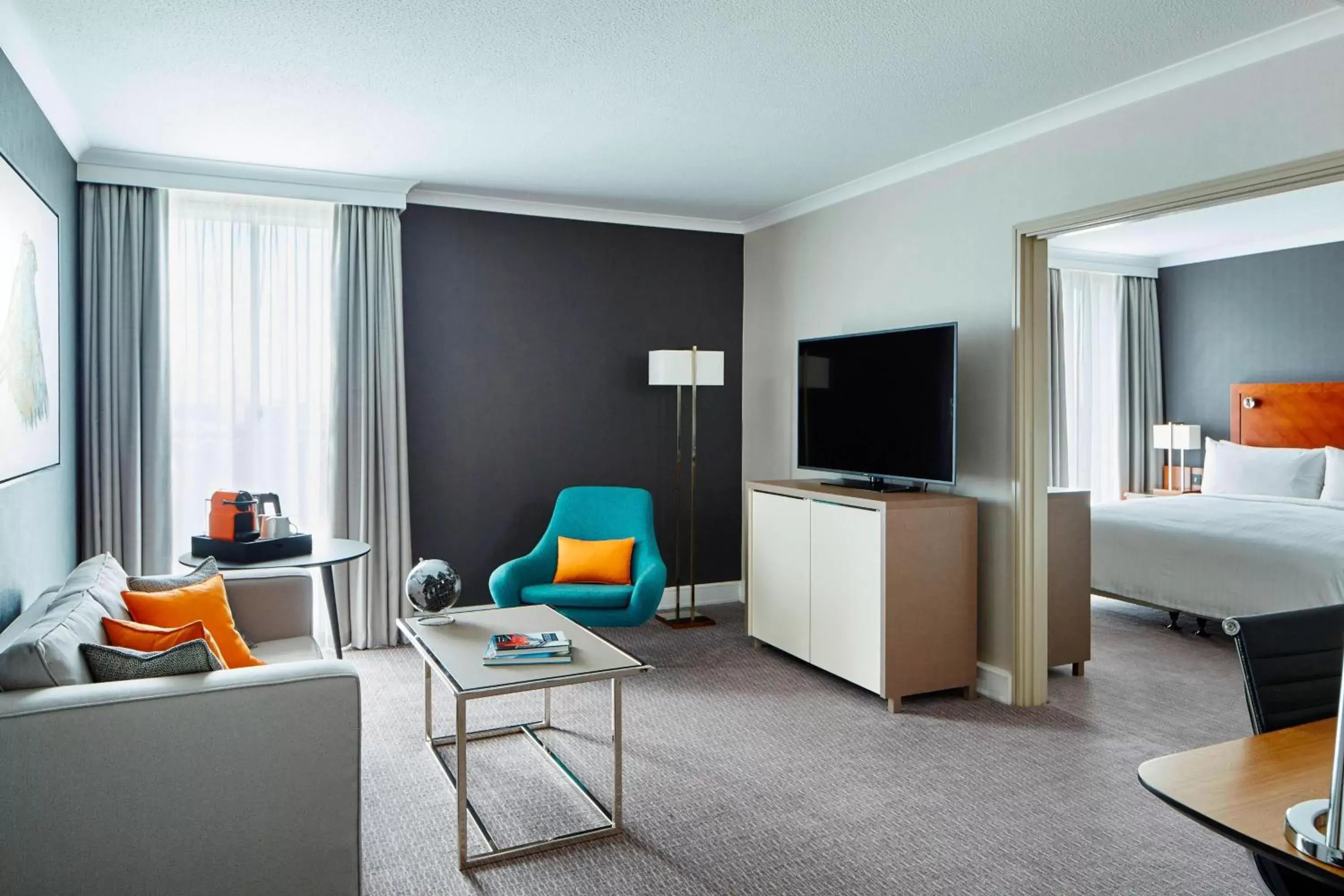 Photo of the whole room, TV/Entertainment Center in London Heathrow Marriott Hotel