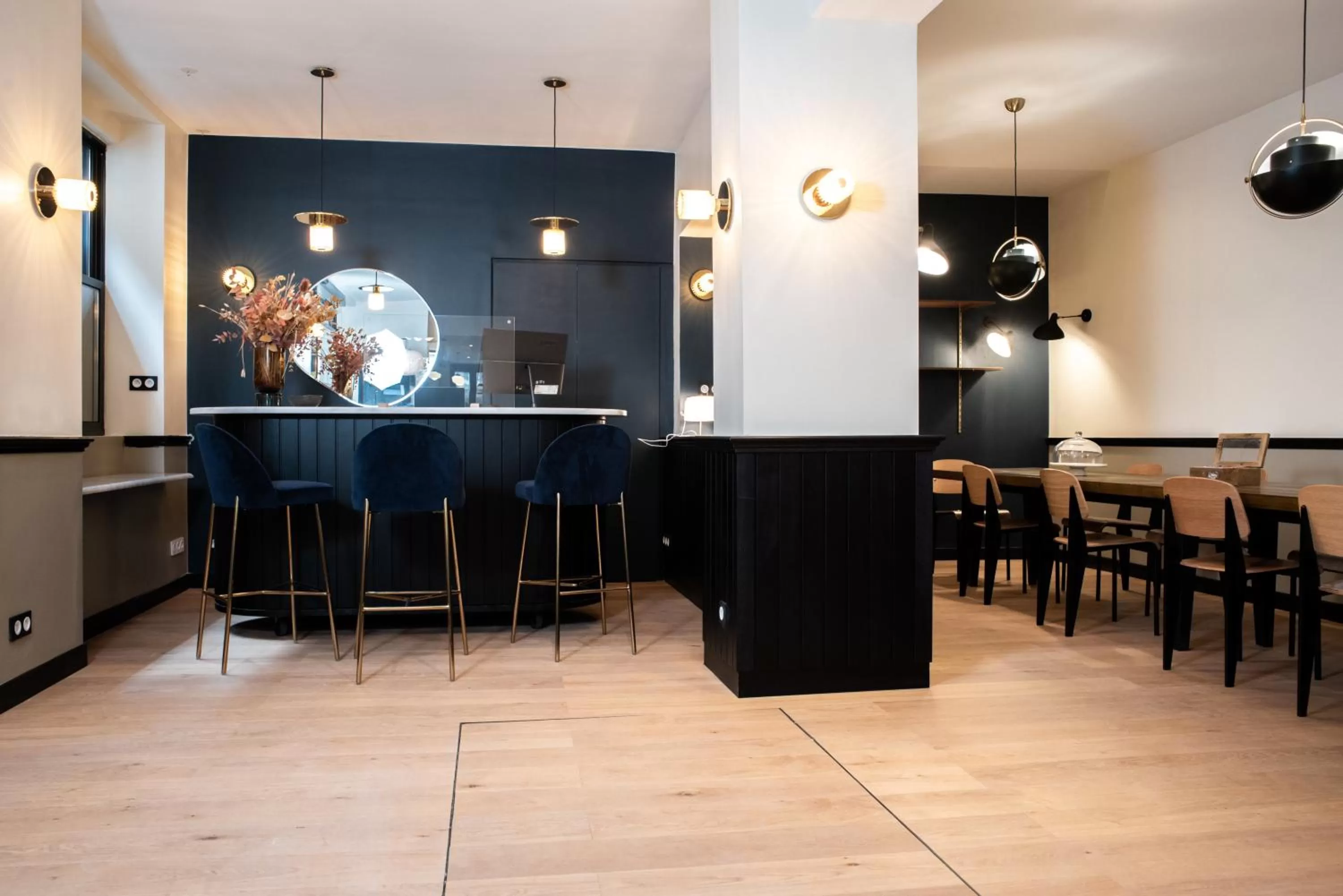 Restaurant/places to eat in Hôtel Des Arts-Bastille